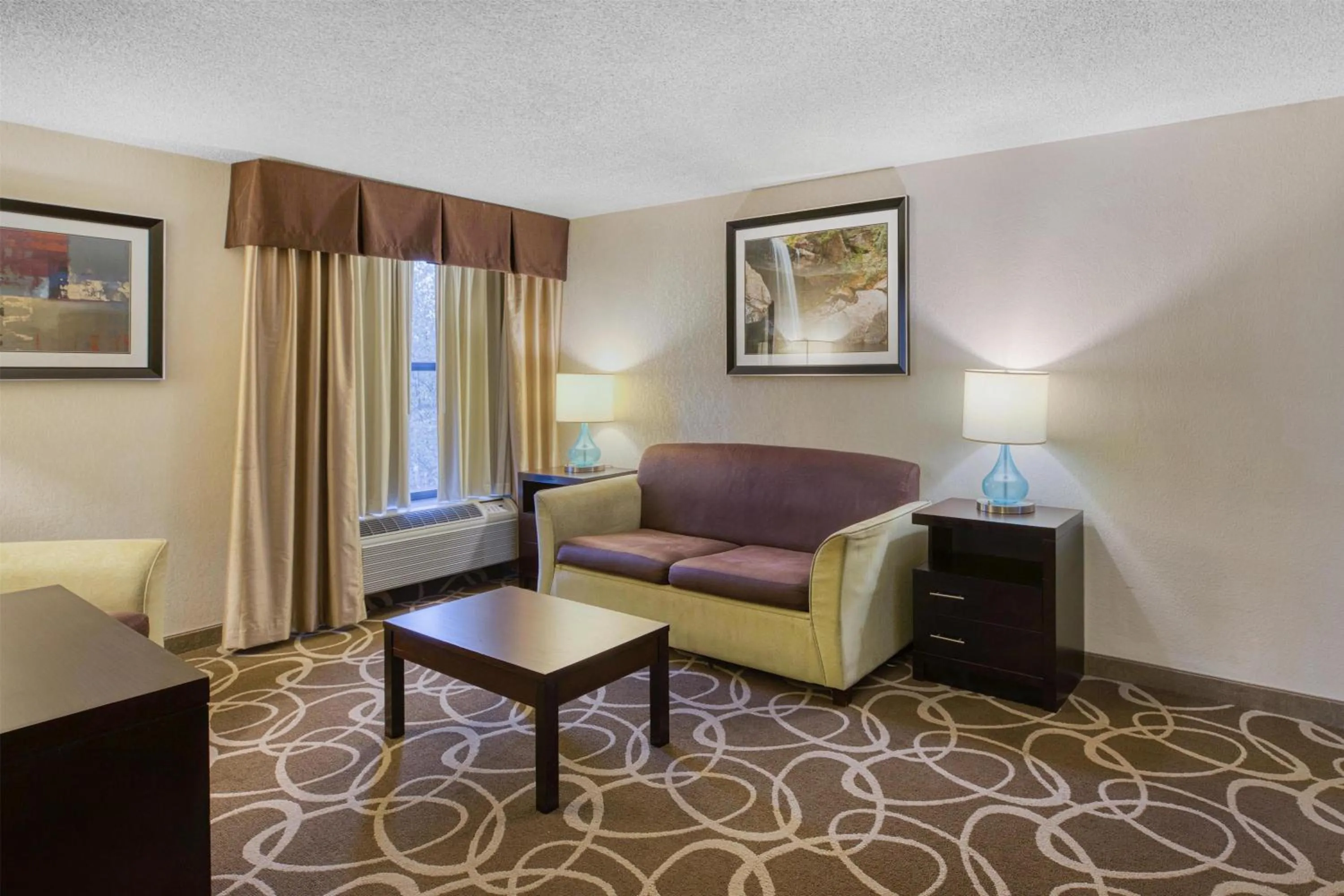 Bedroom in Best Western Lake Cumberland Inn