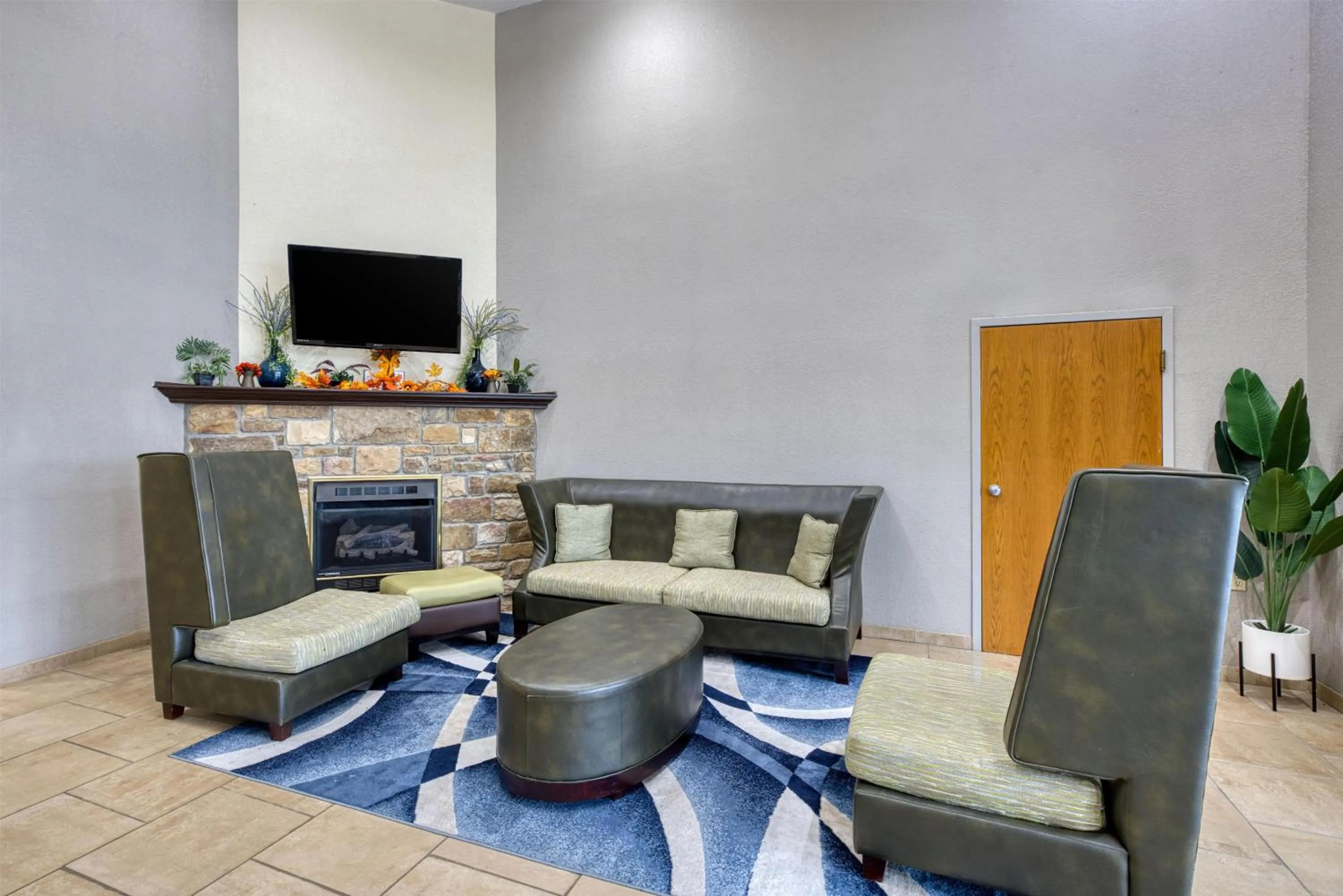 Lobby or reception in Best Western Lake Cumberland Inn