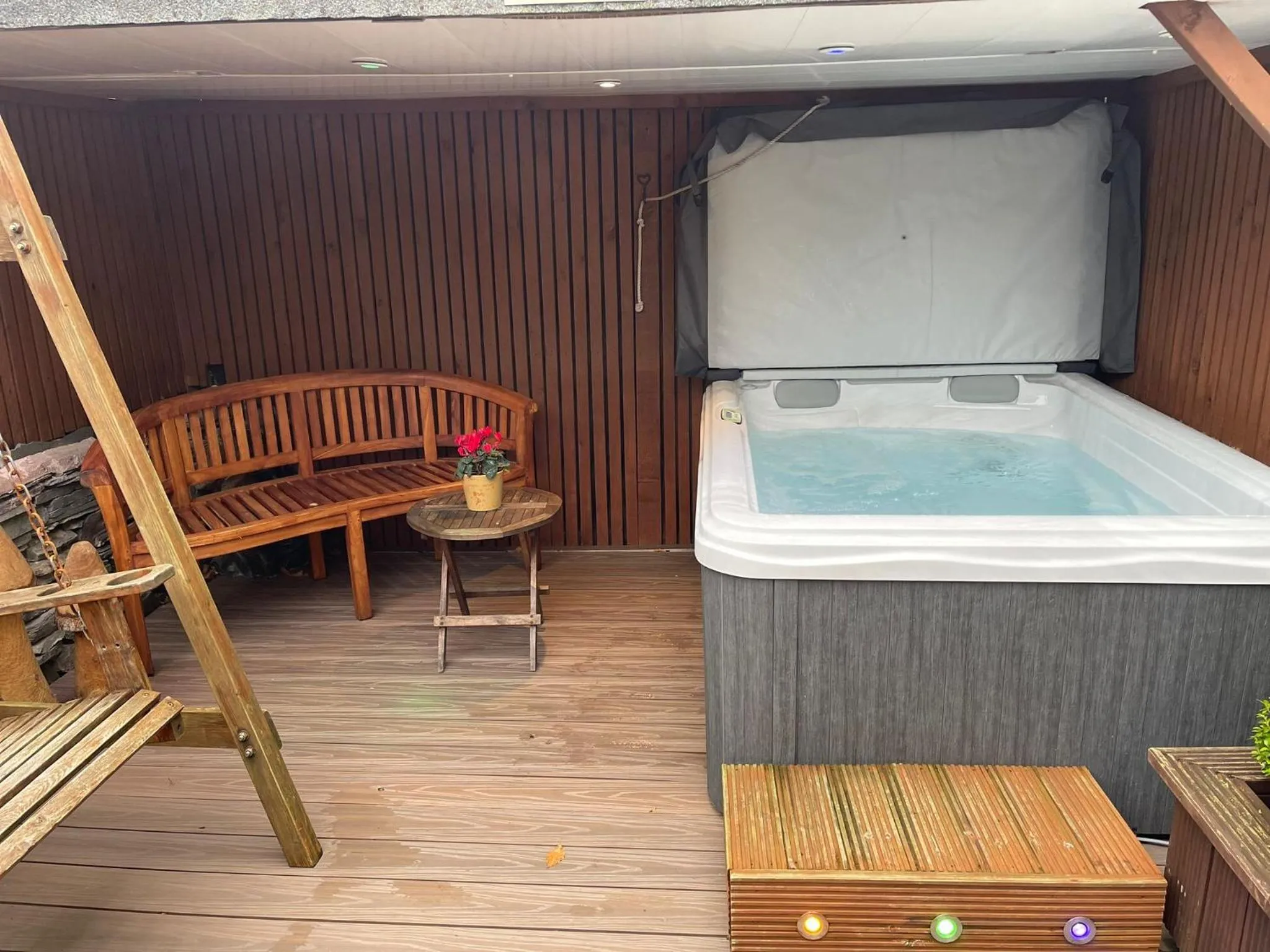 Hot Tub in Windermere Boutique Hotel Spa Suites & Hot Tubs