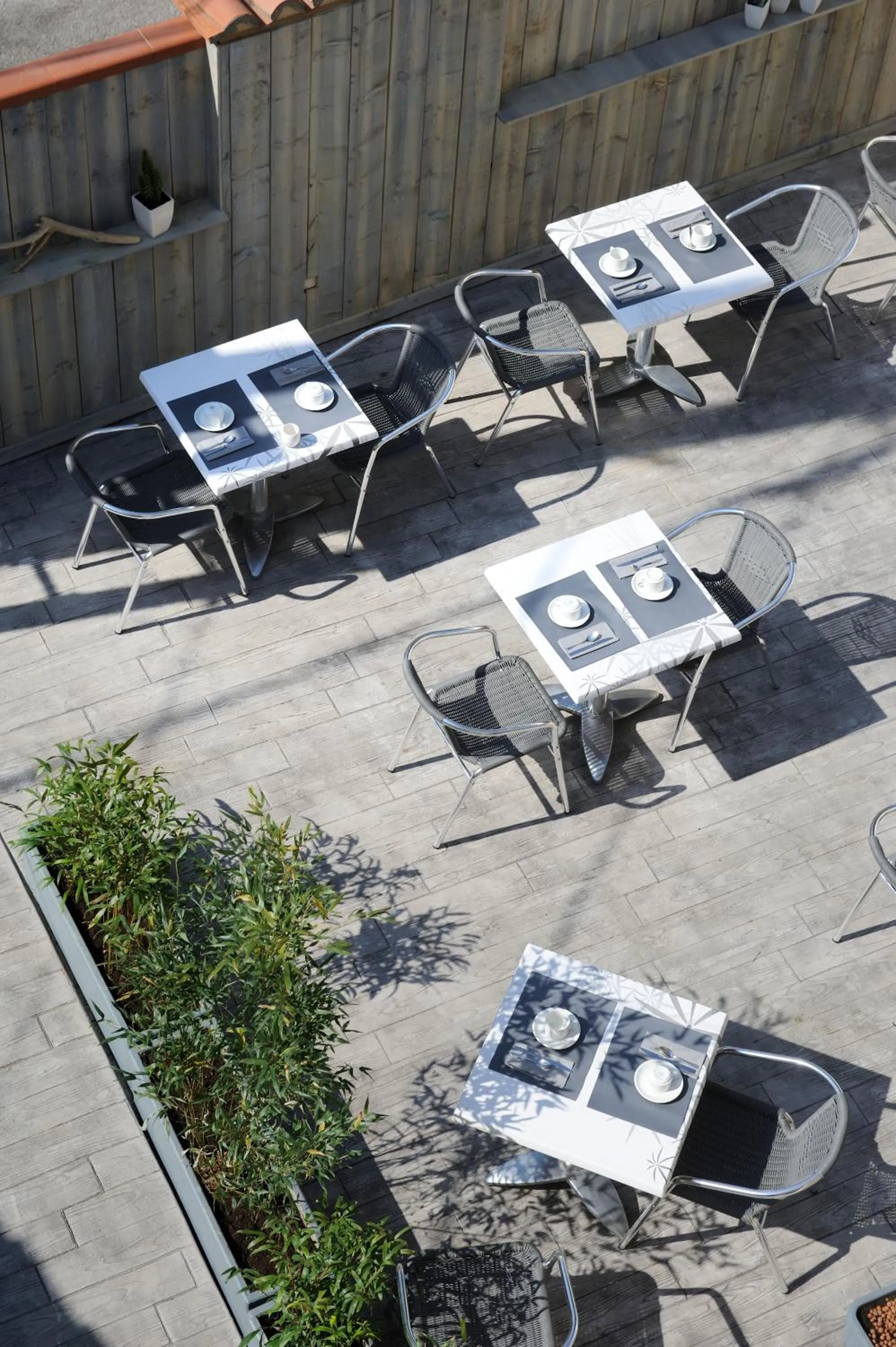 Facade/entrance in Hôtel Les Mimosas