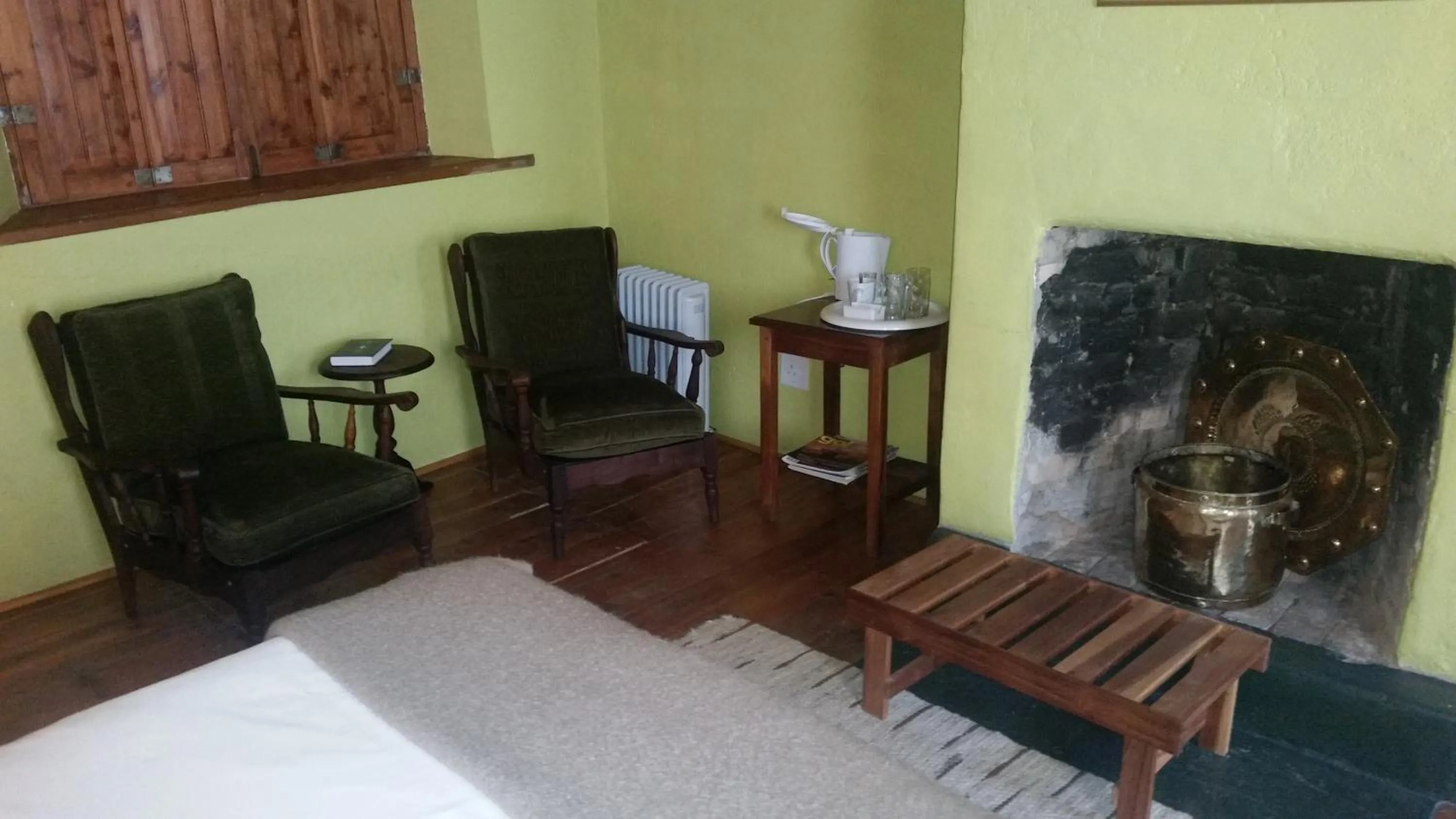 Seating area, Bed in Over The Mountain Guest Farm