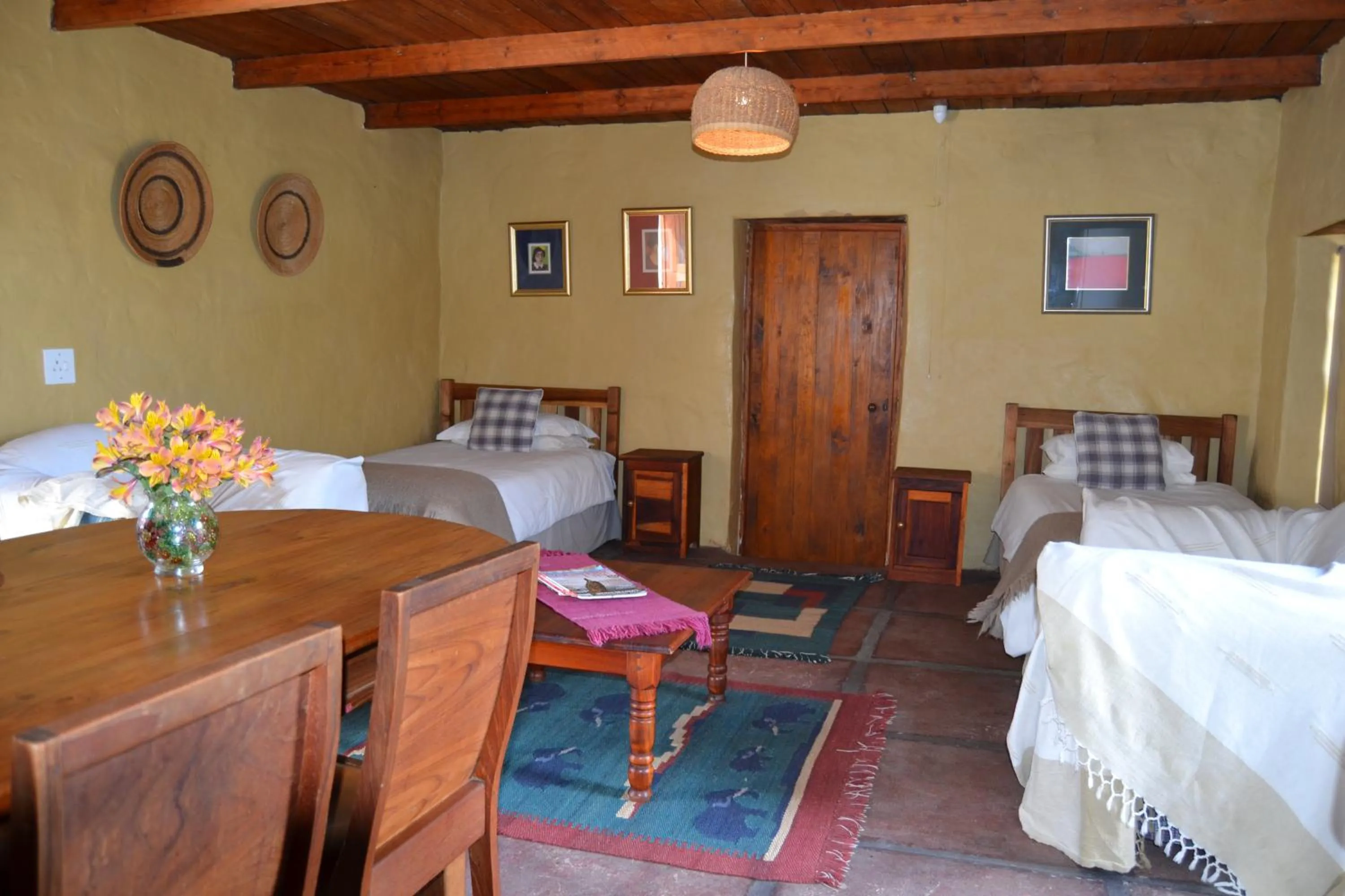 Living room, Bed in Over The Mountain Guest Farm