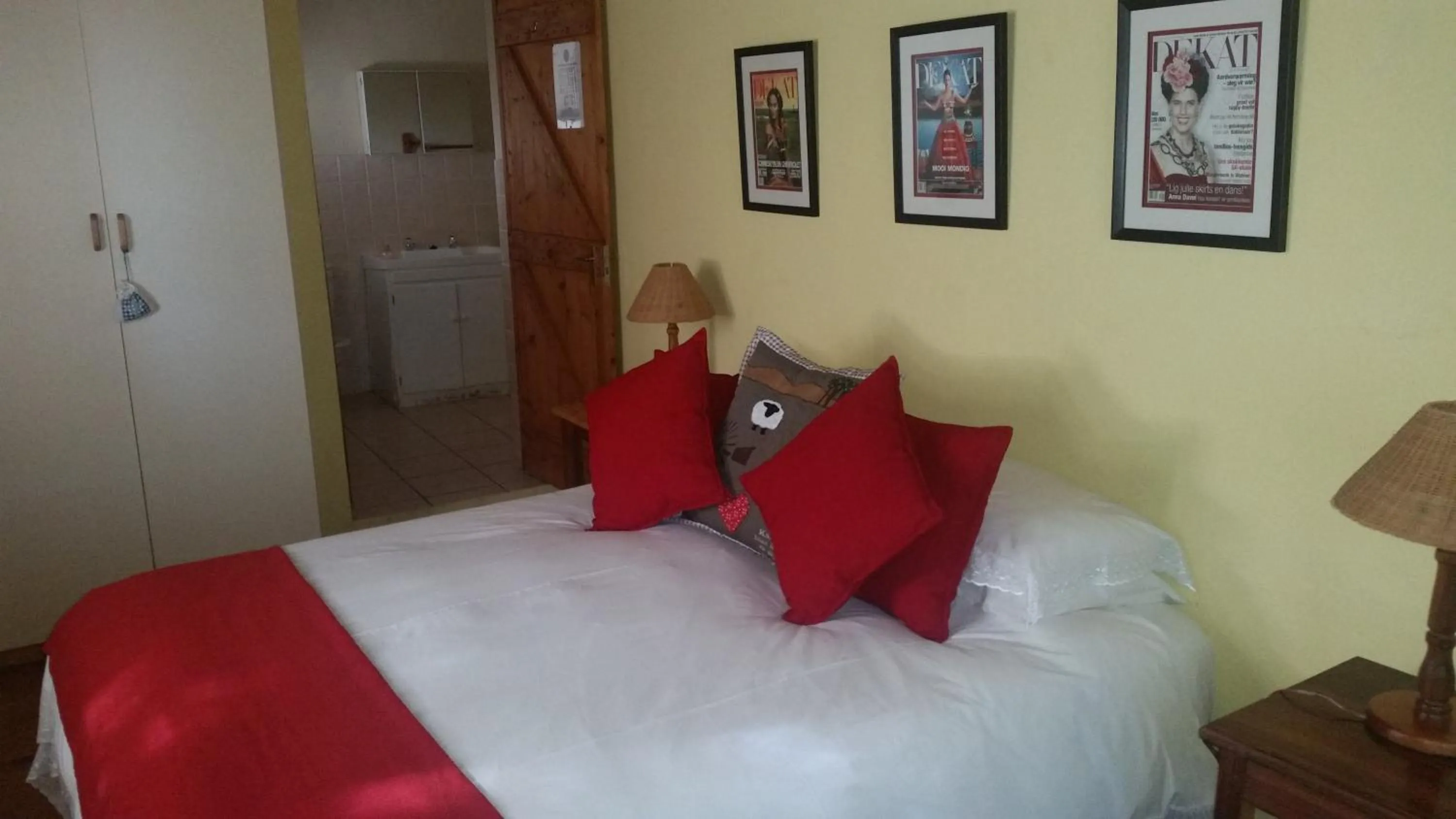 Bedroom, Bed in Over The Mountain Guest Farm