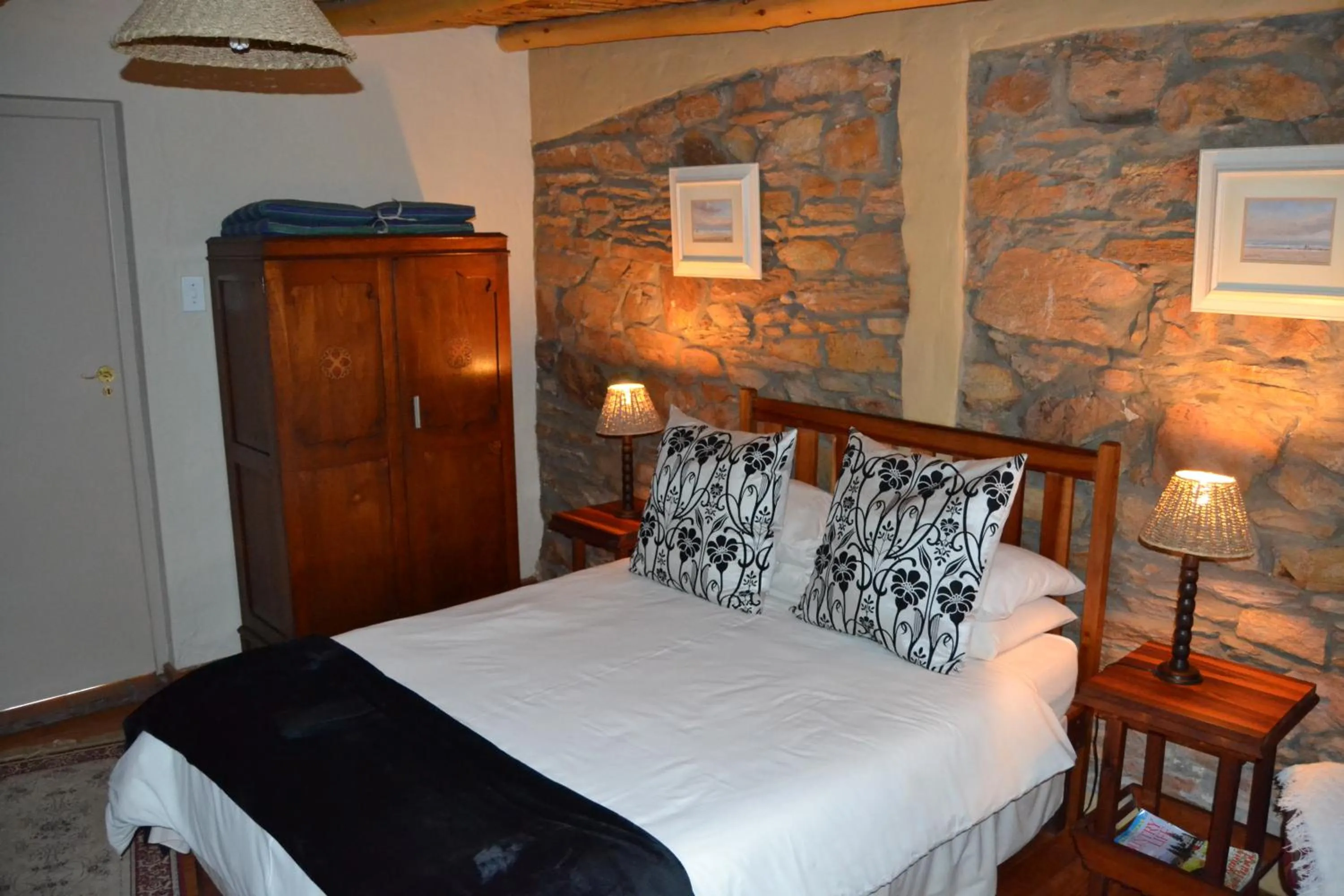 Bedroom, Bed in Over The Mountain Guest Farm