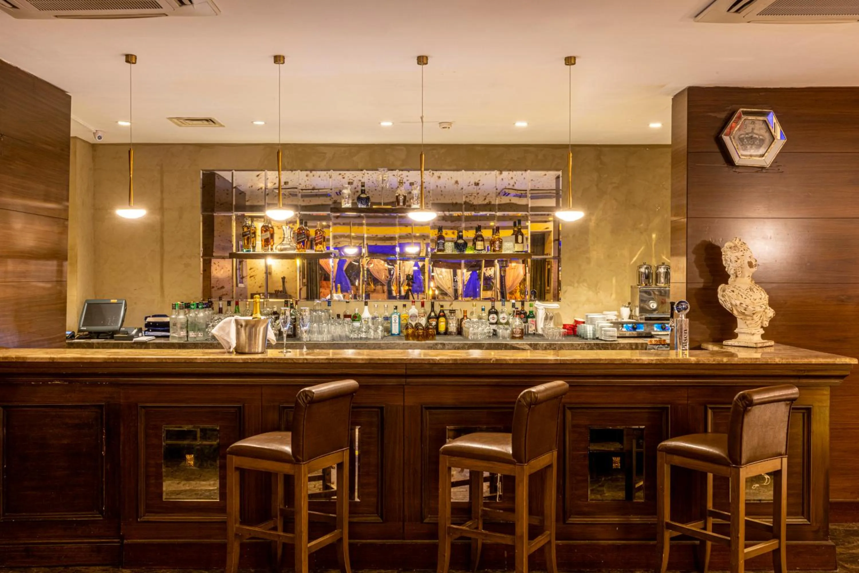 Lounge or bar in Grand Pasha Hotel & Spa Kyrenia