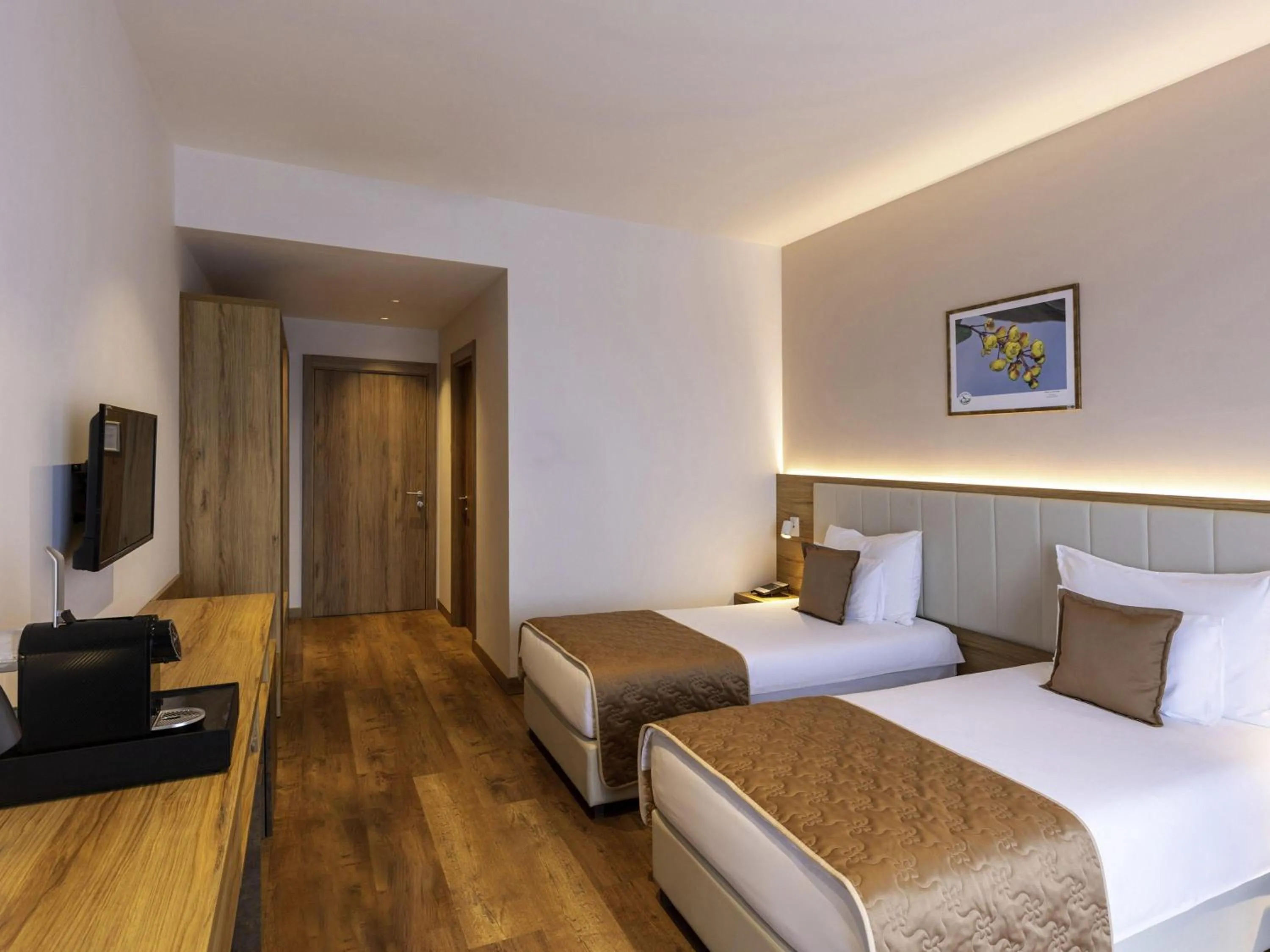 Bedroom, Bed in Movenpick Resort and Spa Fruske Terme