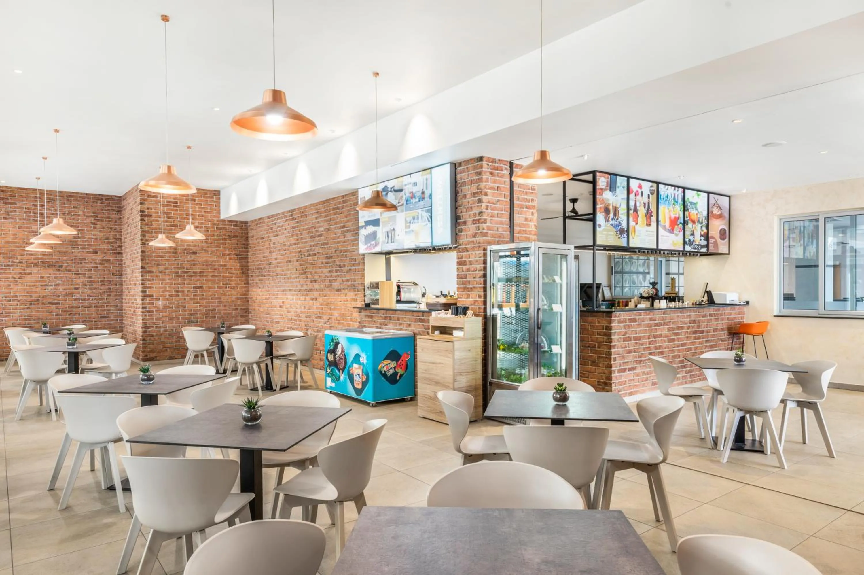 Lounge or bar in Movenpick Resort and Spa Fruske Terme