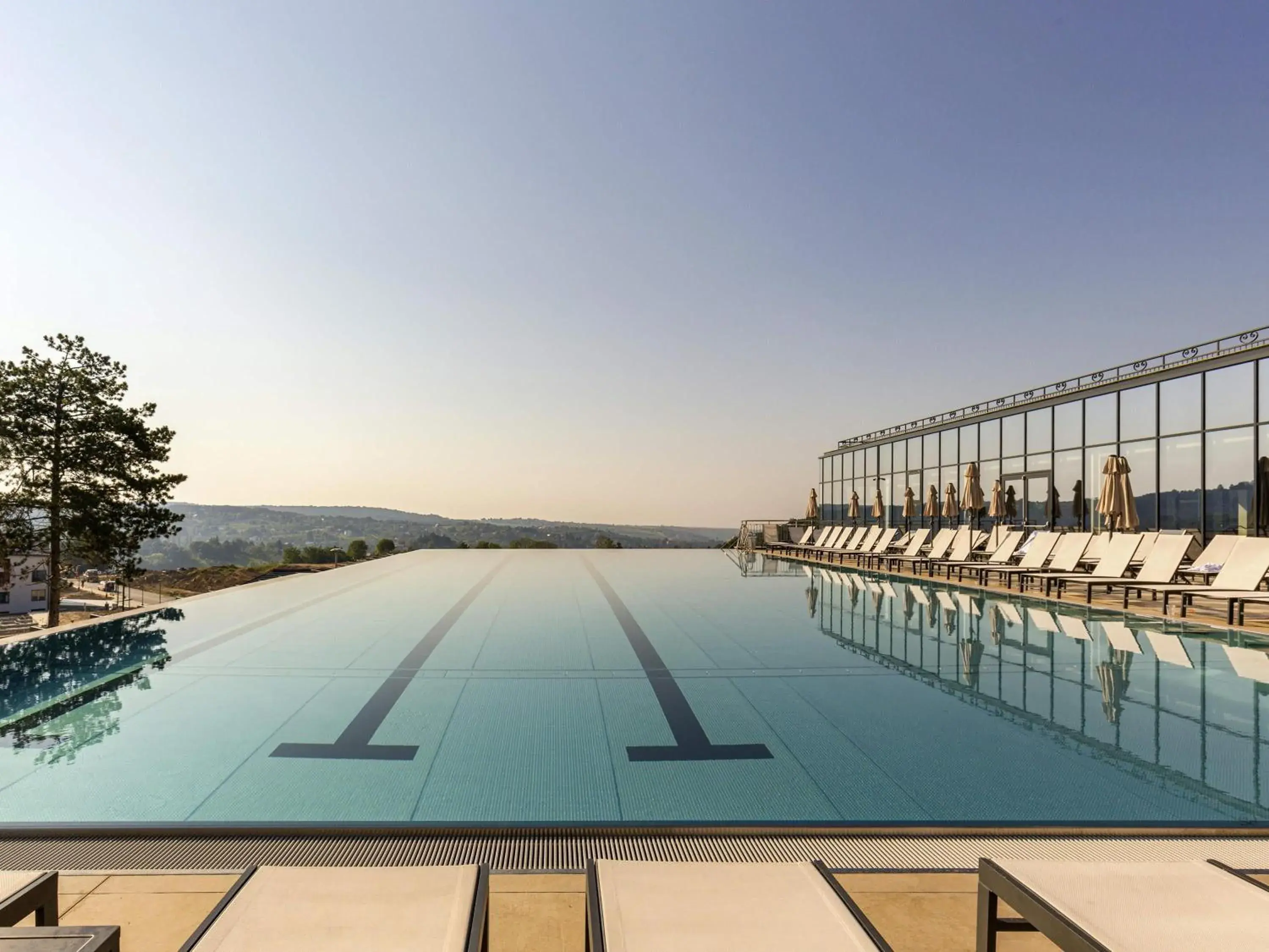 Pool view in Movenpick Resort and Spa Fruske Terme Pool view in Movenpick Resort and Spa Fruske Terme