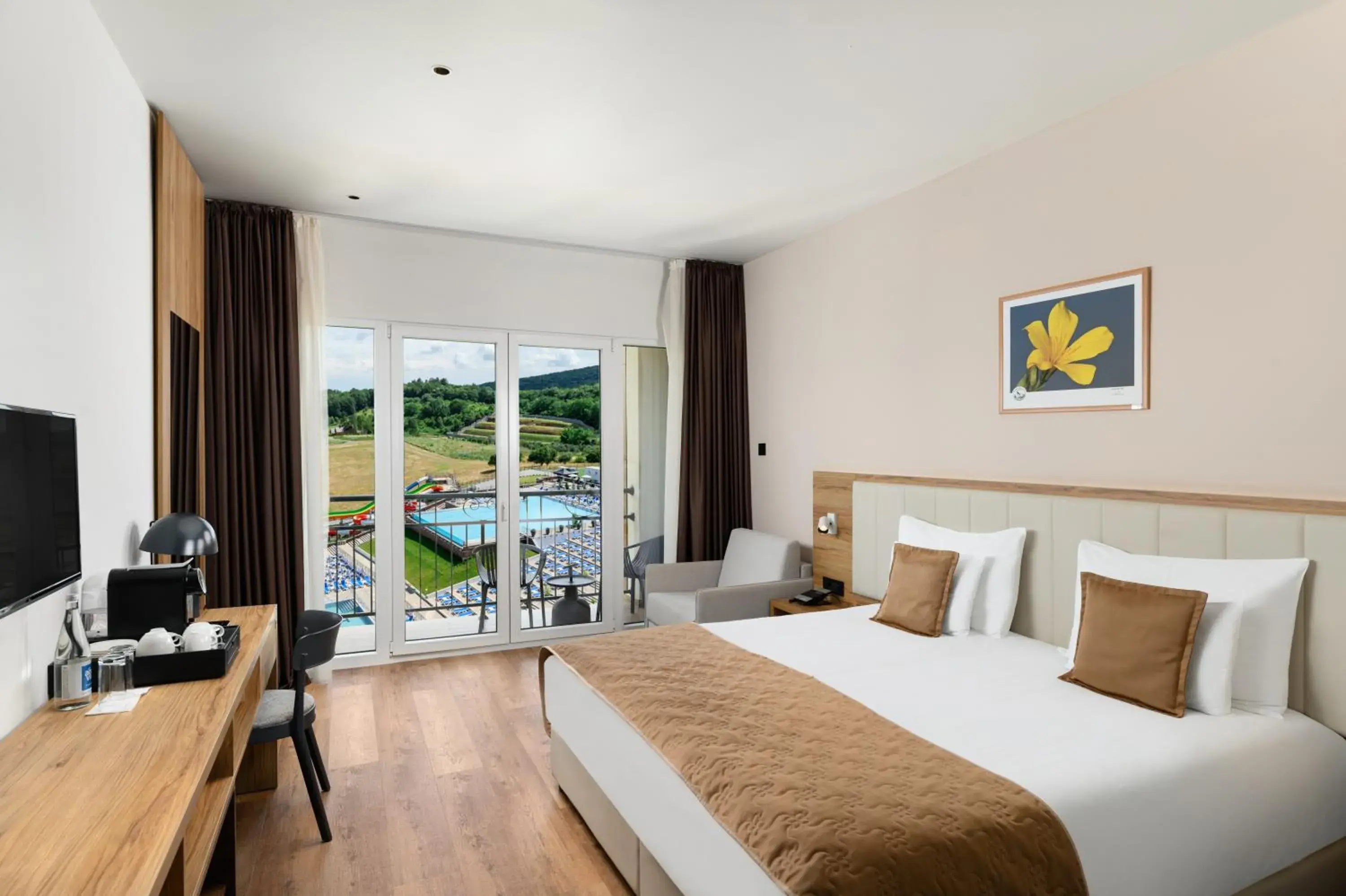 Bed in Movenpick Resort and Spa Fruske Terme Bed in Movenpick Resort and Spa Fruske Terme