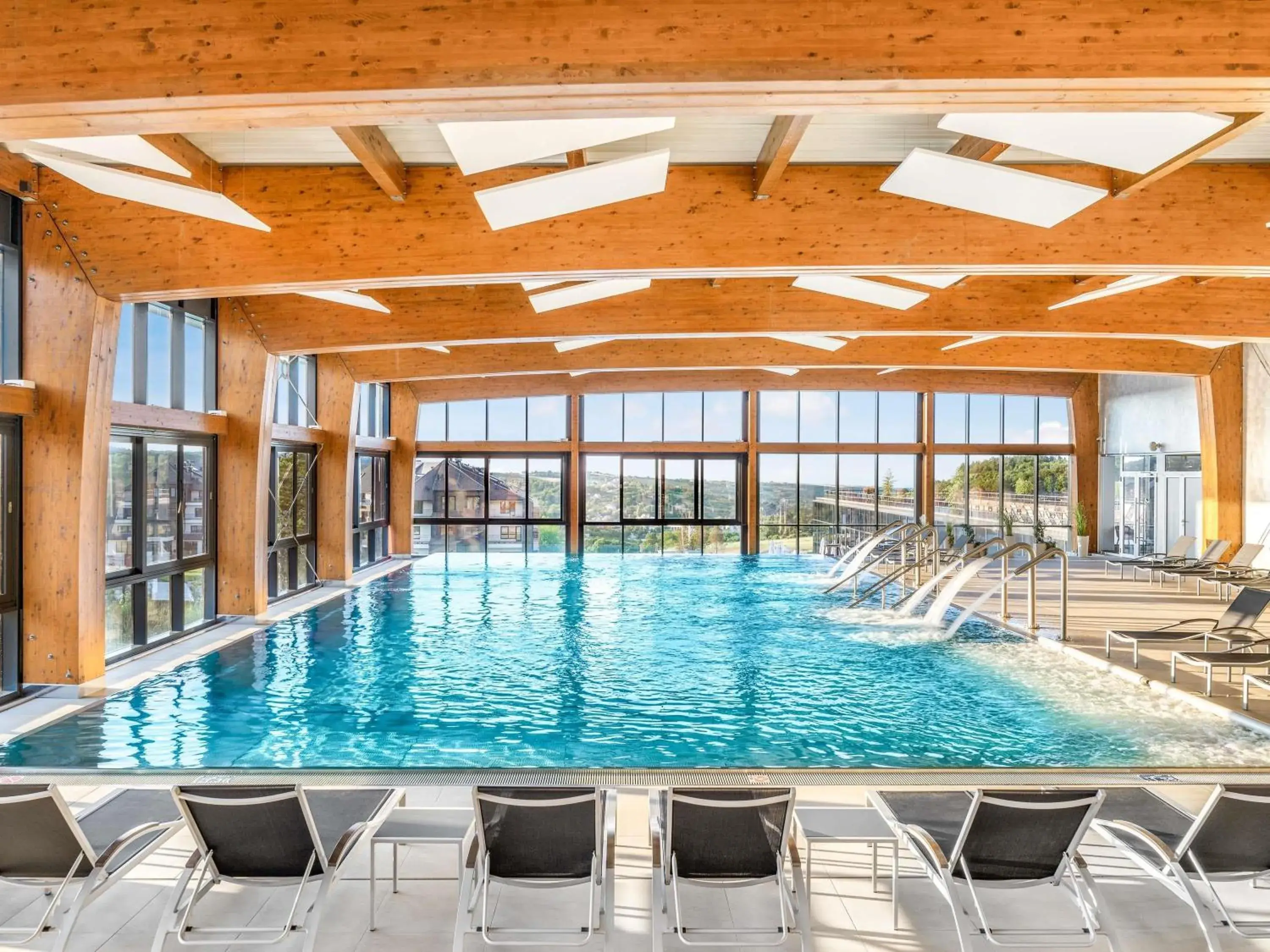 Pool view in Movenpick Resort and Spa Fruske Terme Pool view in Movenpick Resort and Spa Fruske Terme