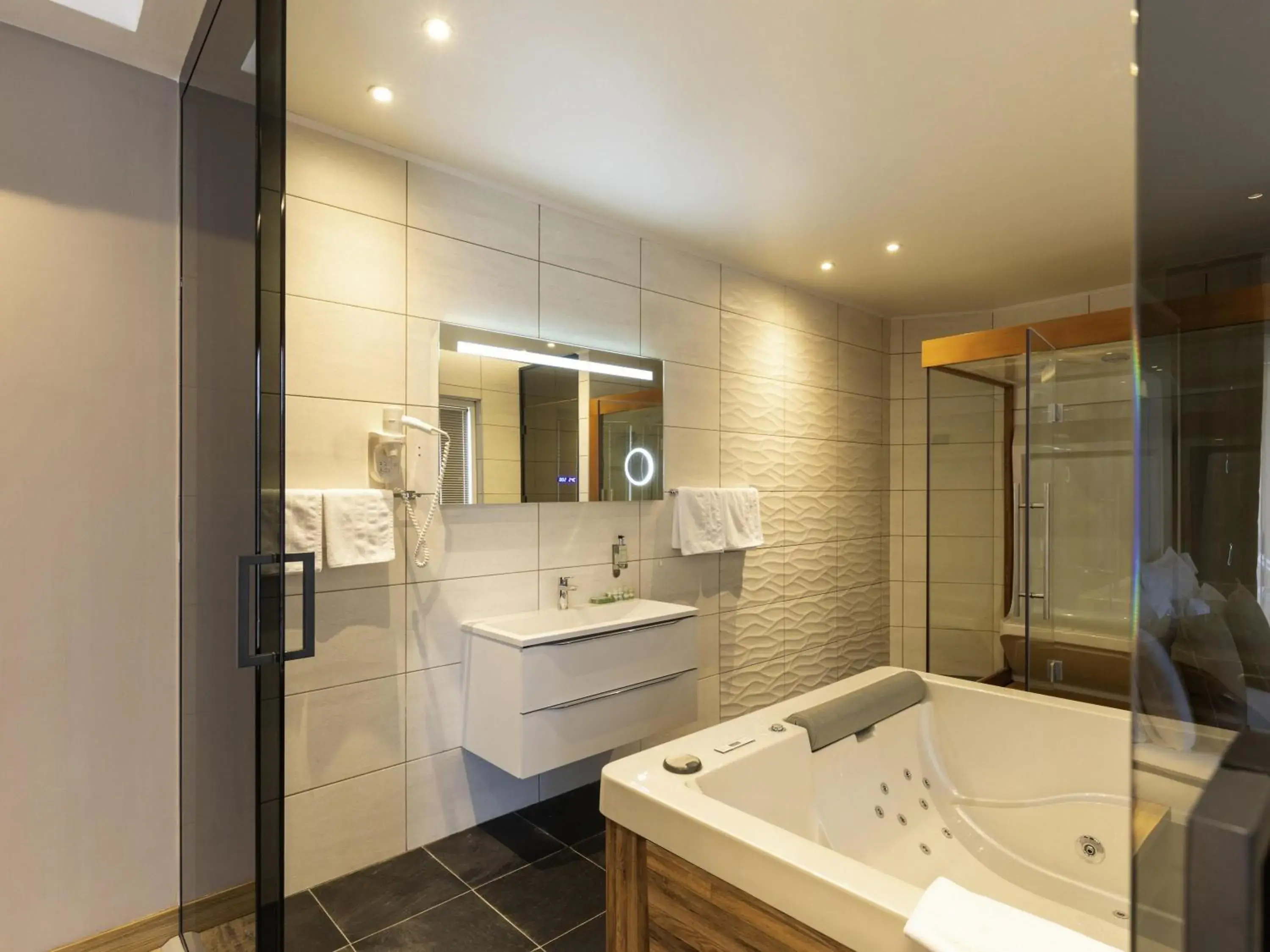 Bedroom in Movenpick Resort and Spa Fruske Terme Bedroom in Movenpick Resort and Spa Fruske Terme