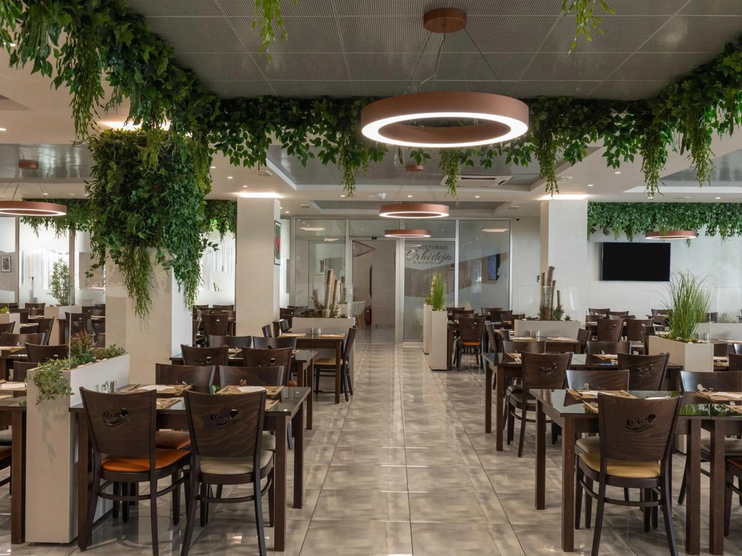 Restaurant/places to eat in Movenpick Resort and Spa Fruske Terme Restaurant/places to eat in Movenpick Resort and Spa Fruske Terme