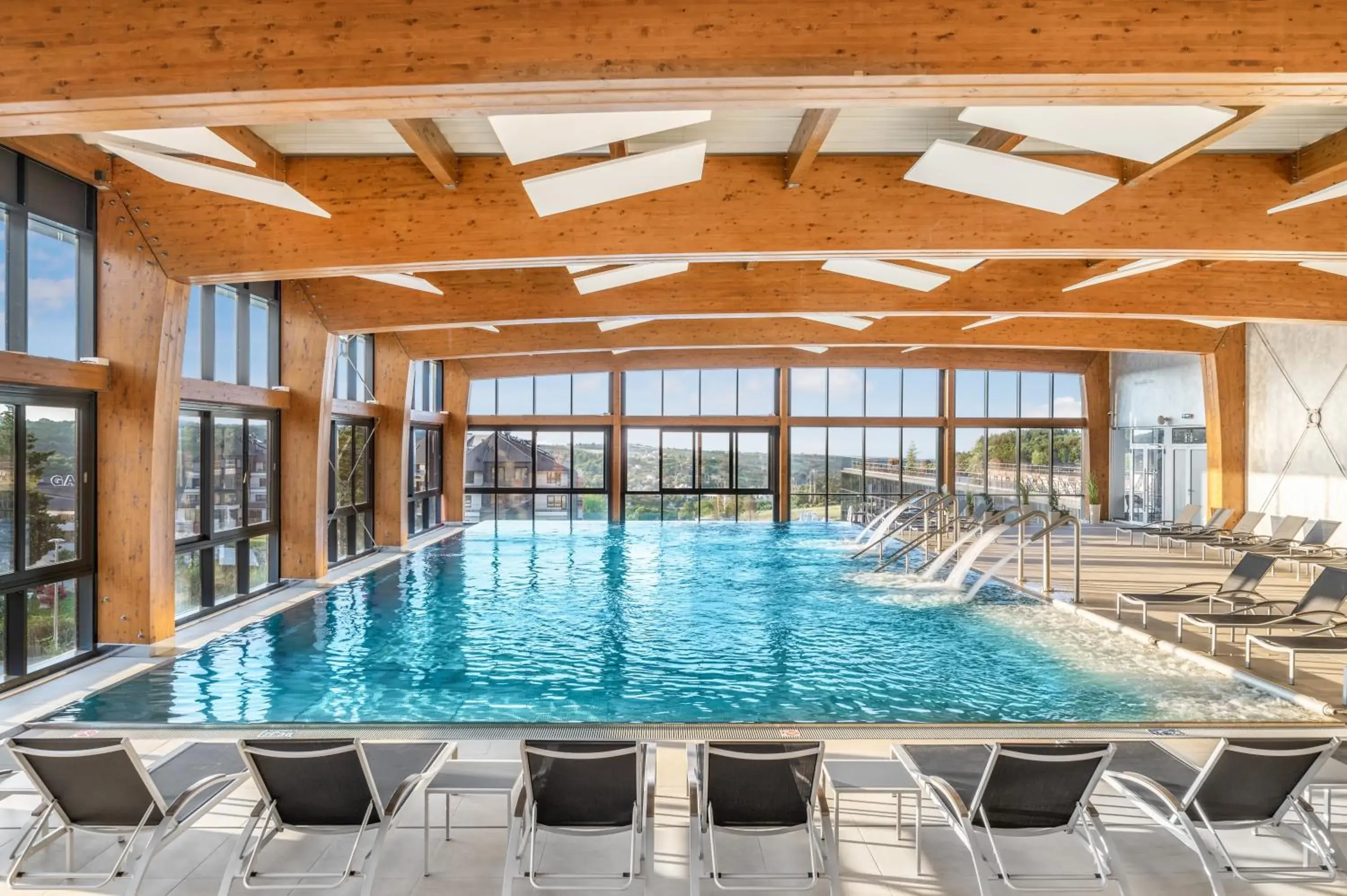 Swimming pool in Movenpick Resort and Spa Fruske Terme Swimming pool in Movenpick Resort and Spa Fruske Terme