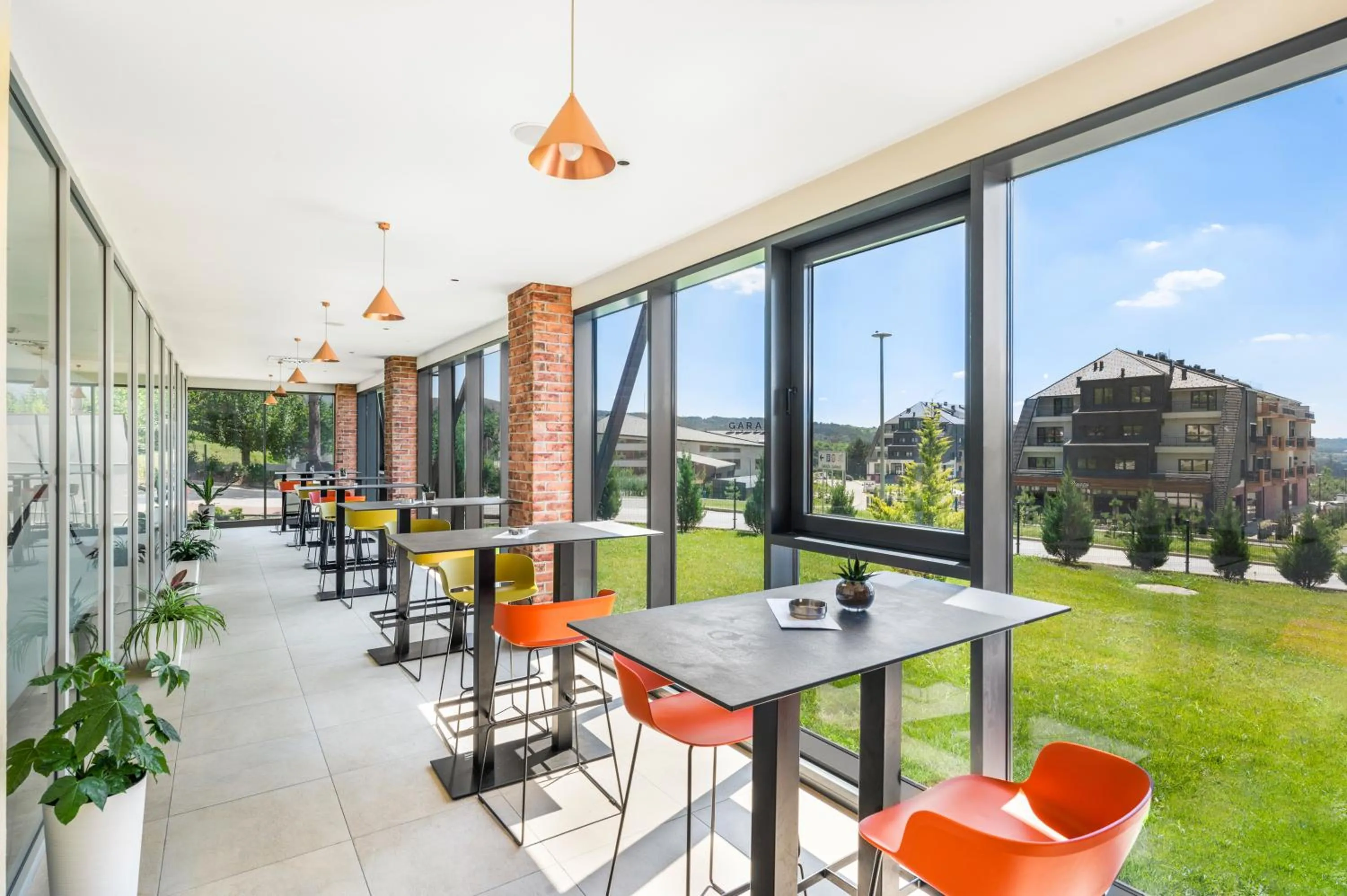 Lounge or bar in Movenpick Resort and Spa Fruske Terme