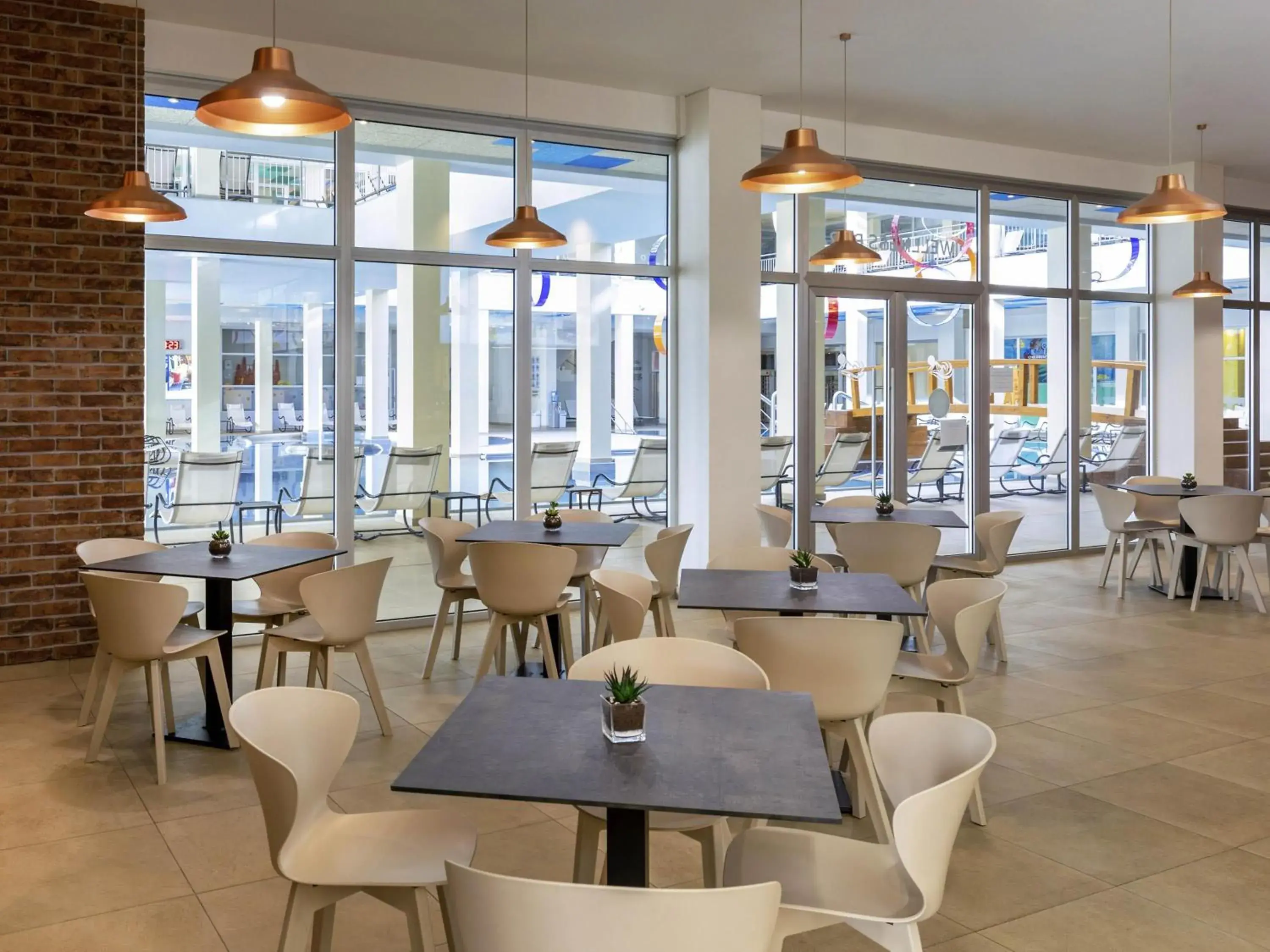 Lounge or bar in Movenpick Resort and Spa Fruske Terme Lounge or bar in Movenpick Resort and Spa Fruske Terme