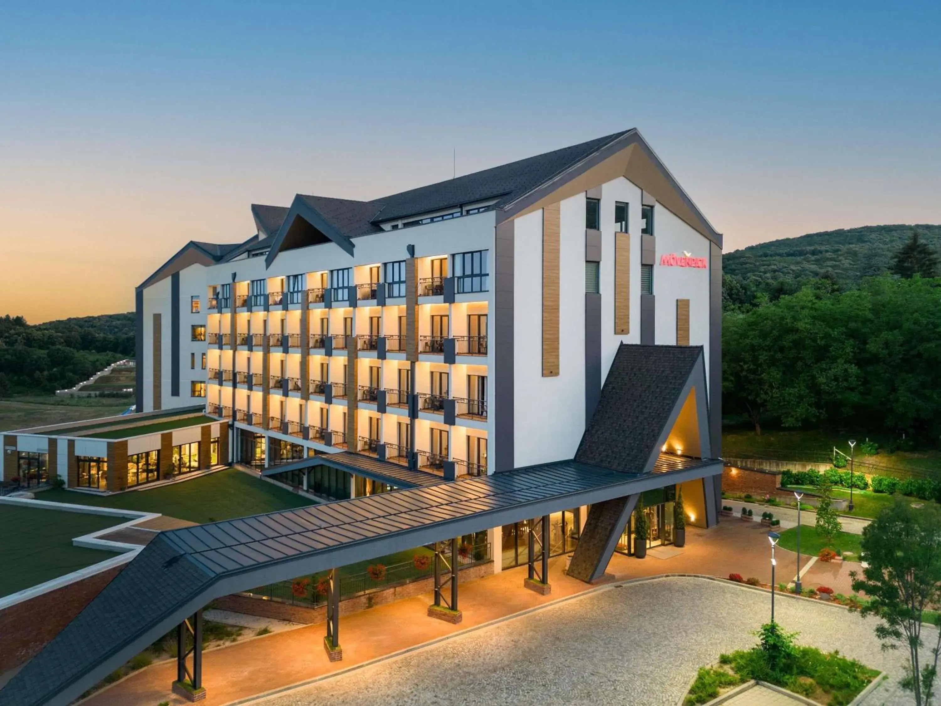 Property building in Movenpick Resort and Spa Fruske Terme Property building in Movenpick Resort and Spa Fruske Terme