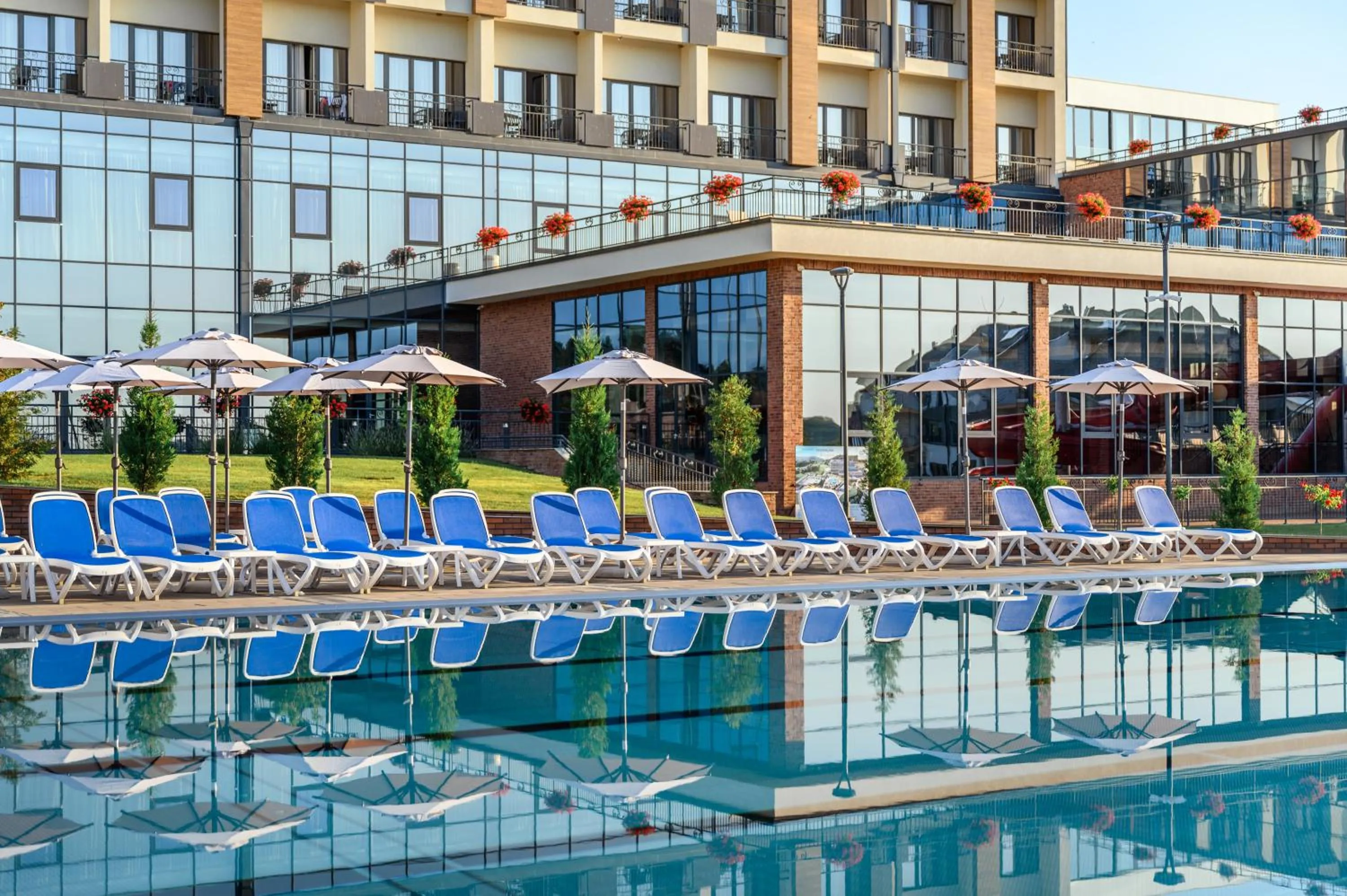 Swimming pool in Movenpick Resort and Spa Fruske Terme