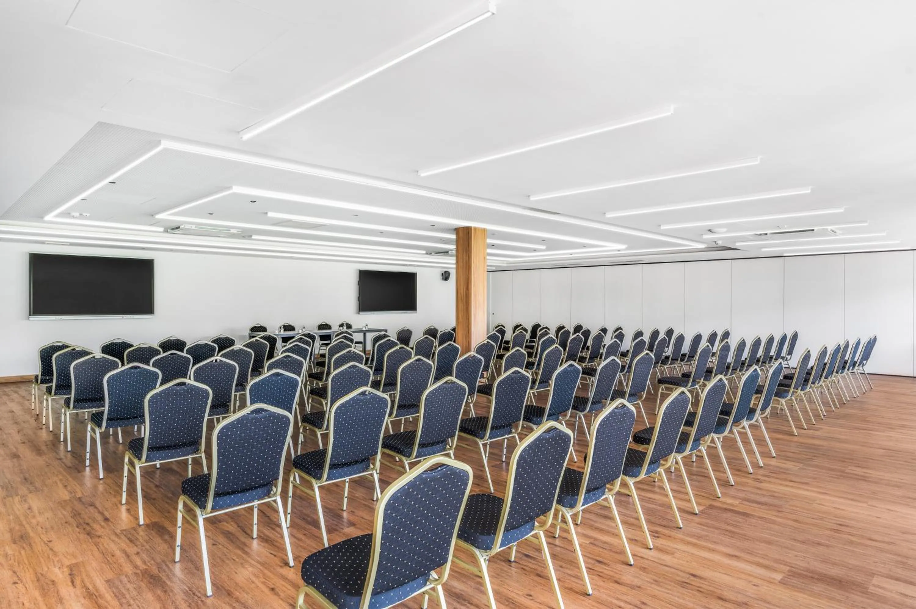 Meeting/conference room in Movenpick Resort and Spa Fruske Terme