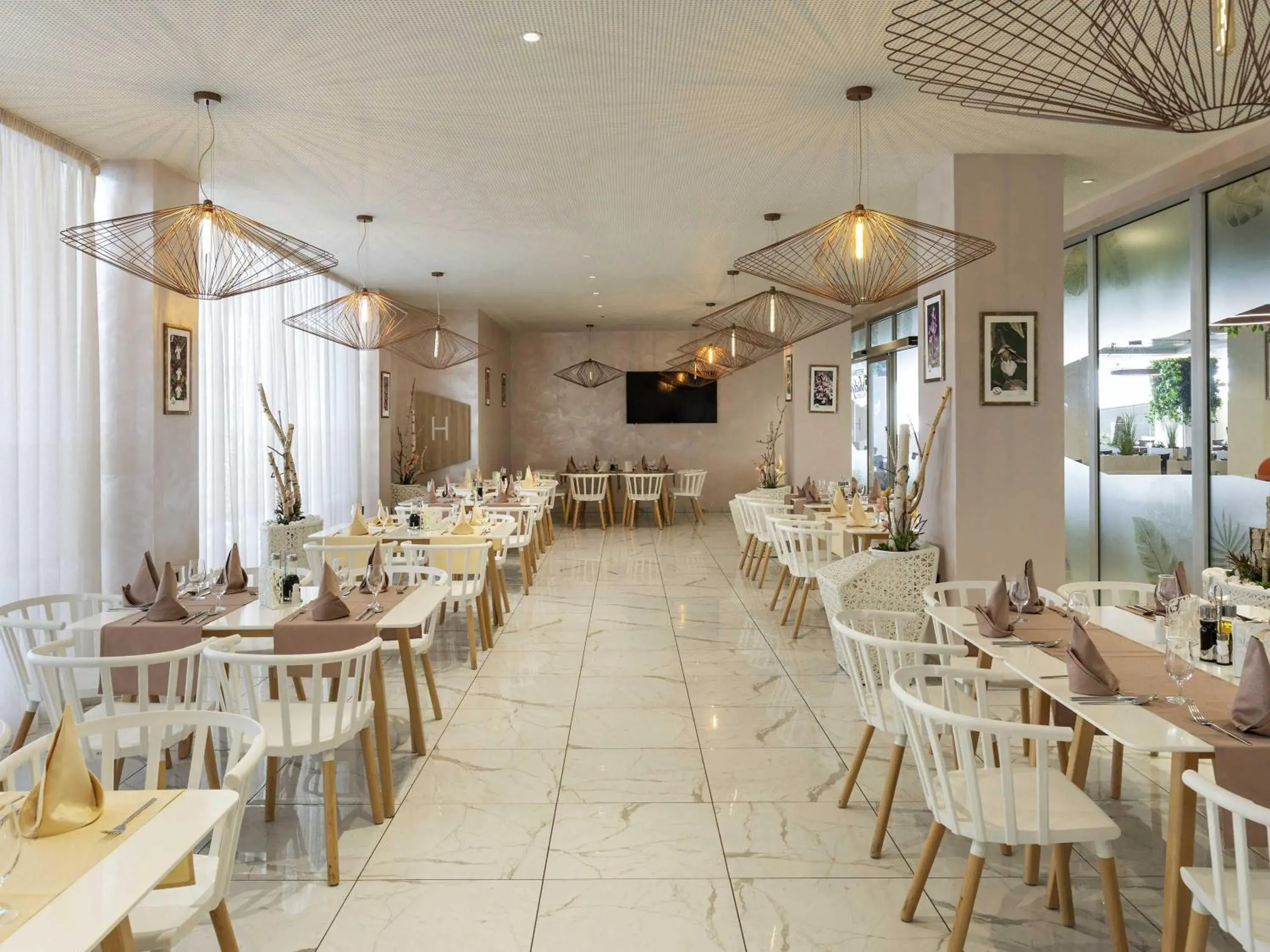 Restaurant/places to eat in Movenpick Resort and Spa Fruske Terme Restaurant/places to eat in Movenpick Resort and Spa Fruske Terme