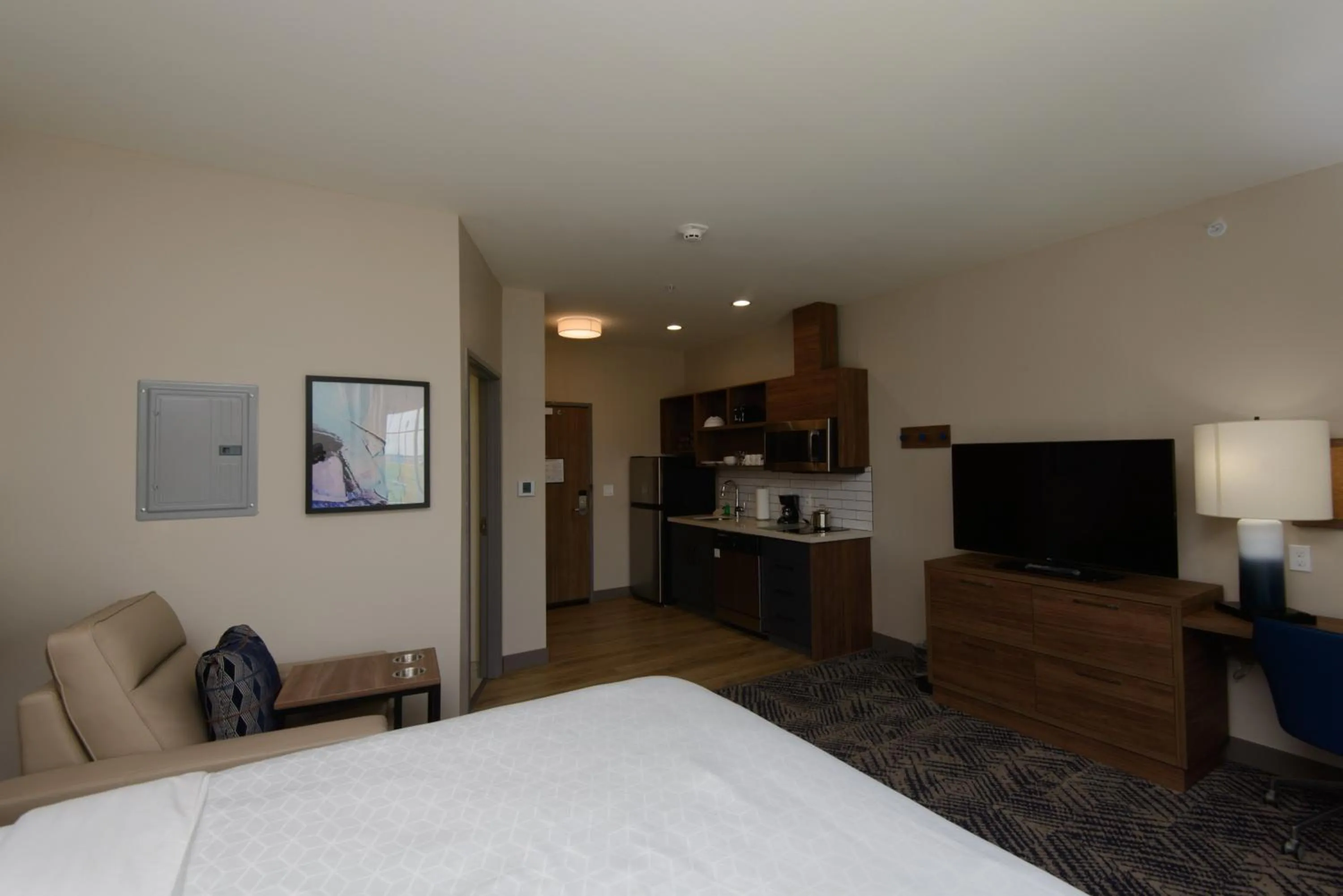 Photo of the whole room, Bed in Candlewood Suites - Corpus Christi - Portland by IHG