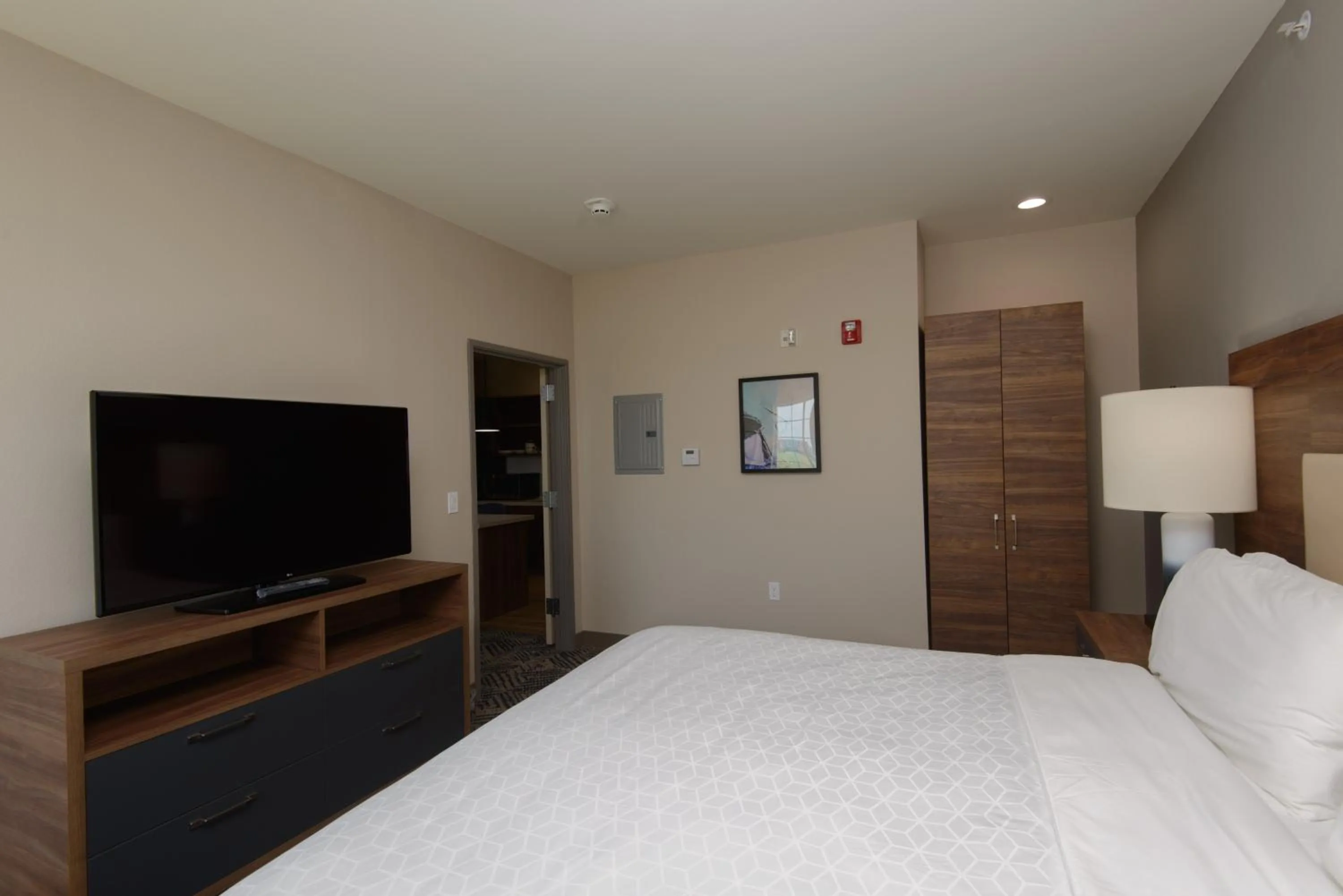 Photo of the whole room, Bed in Candlewood Suites - Corpus Christi - Portland by IHG