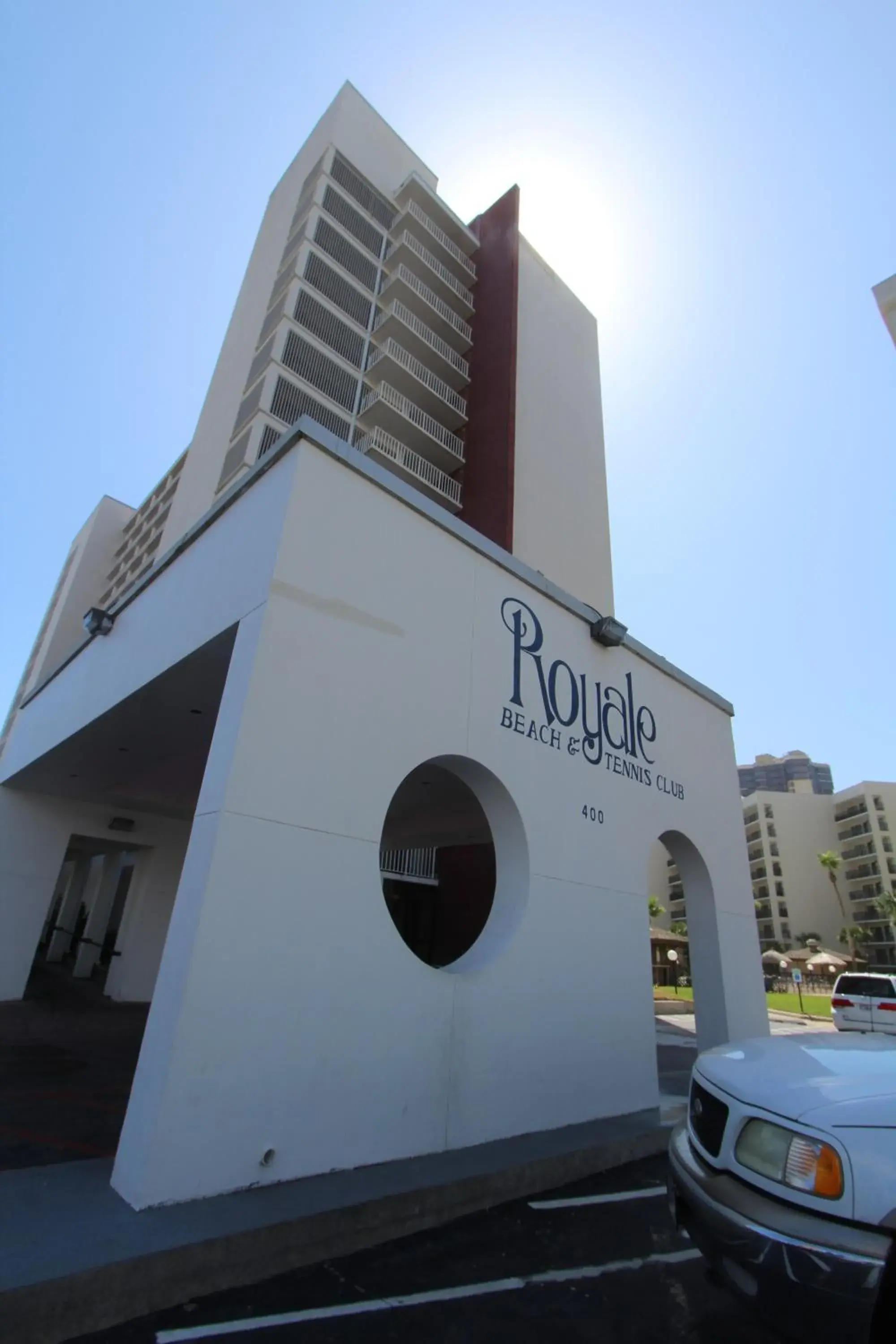 Facade/entrance in Royale Beach and Tennis Club Facade/entrance in Royale Beach and Tennis Club