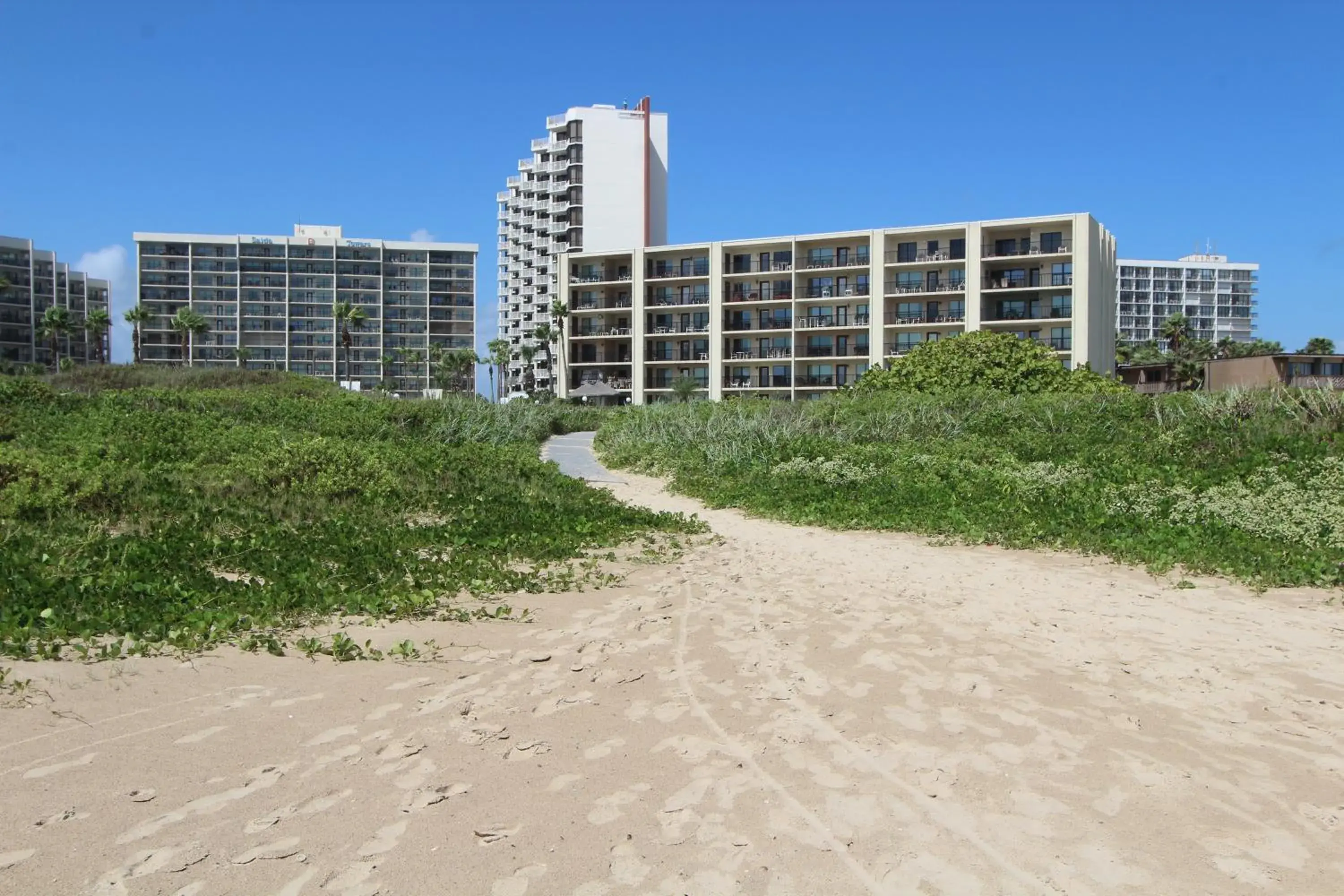Facade/entrance in Royale Beach and Tennis Club Facade/entrance in Royale Beach and Tennis Club