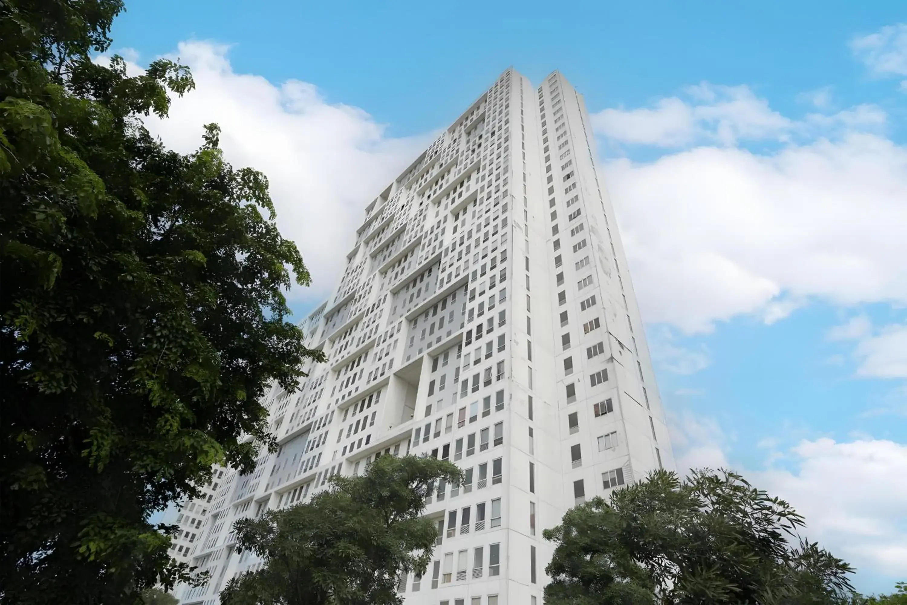 Facade/entrance in Capital O Urbano Facade/entrance in Capital O Urbano