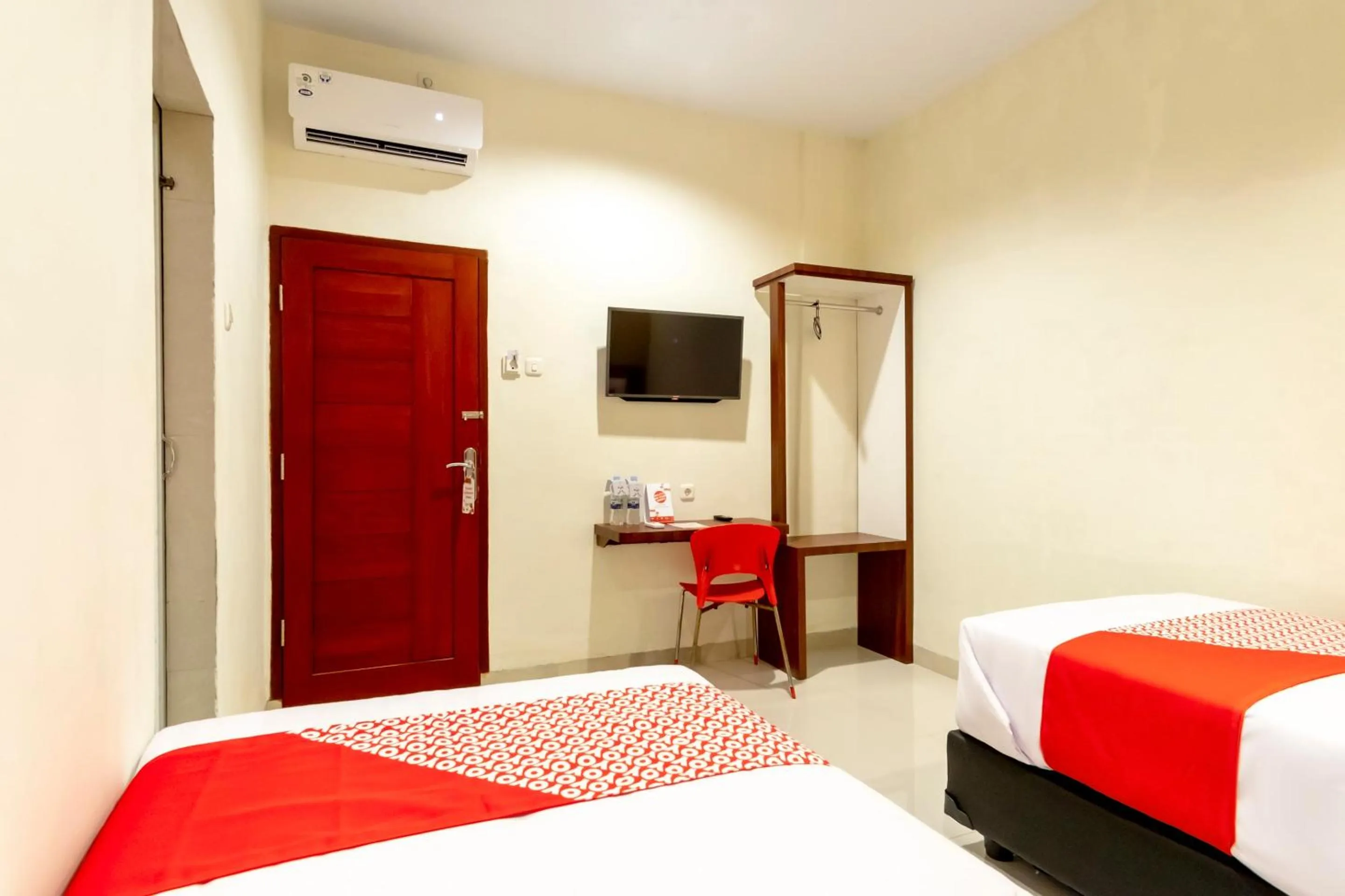 Bedroom, Bed in Capital O 1585 Ring Road Residence