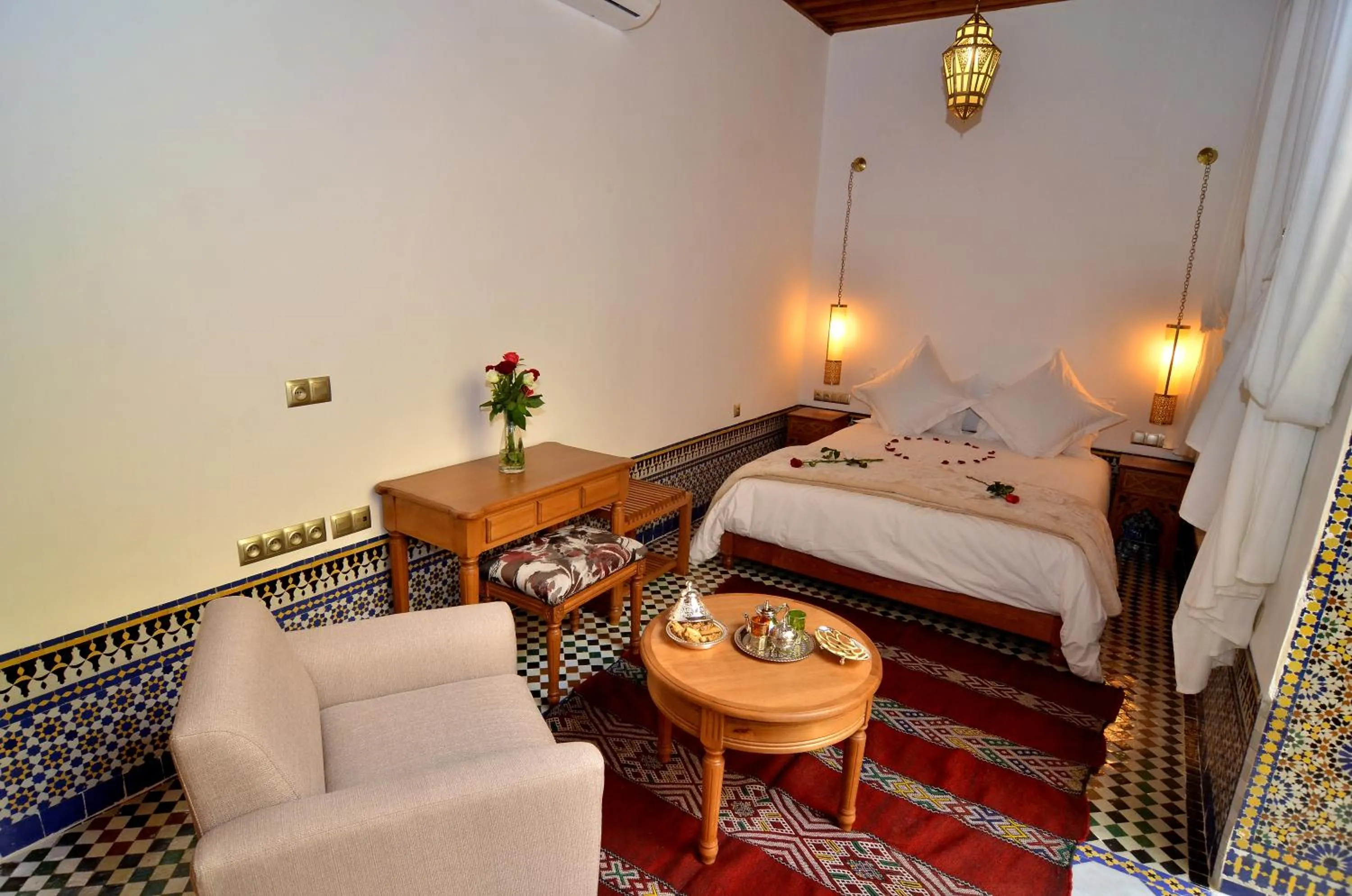 Coffee/tea facilities, Bed in Riad Al Ansari