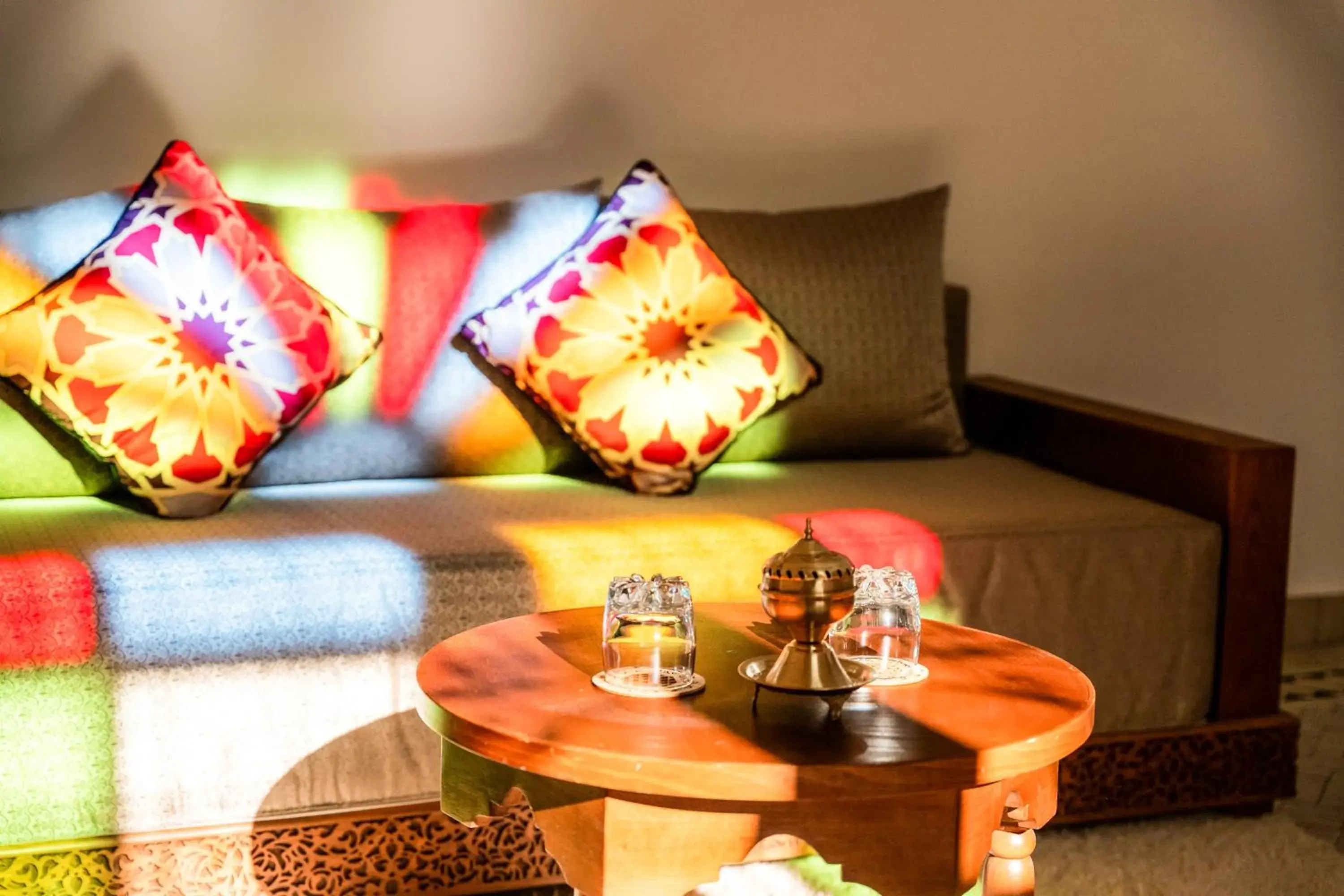 Text overlay, Bed in Riad Al Ansari Text overlay, Bed in Riad Al Ansari