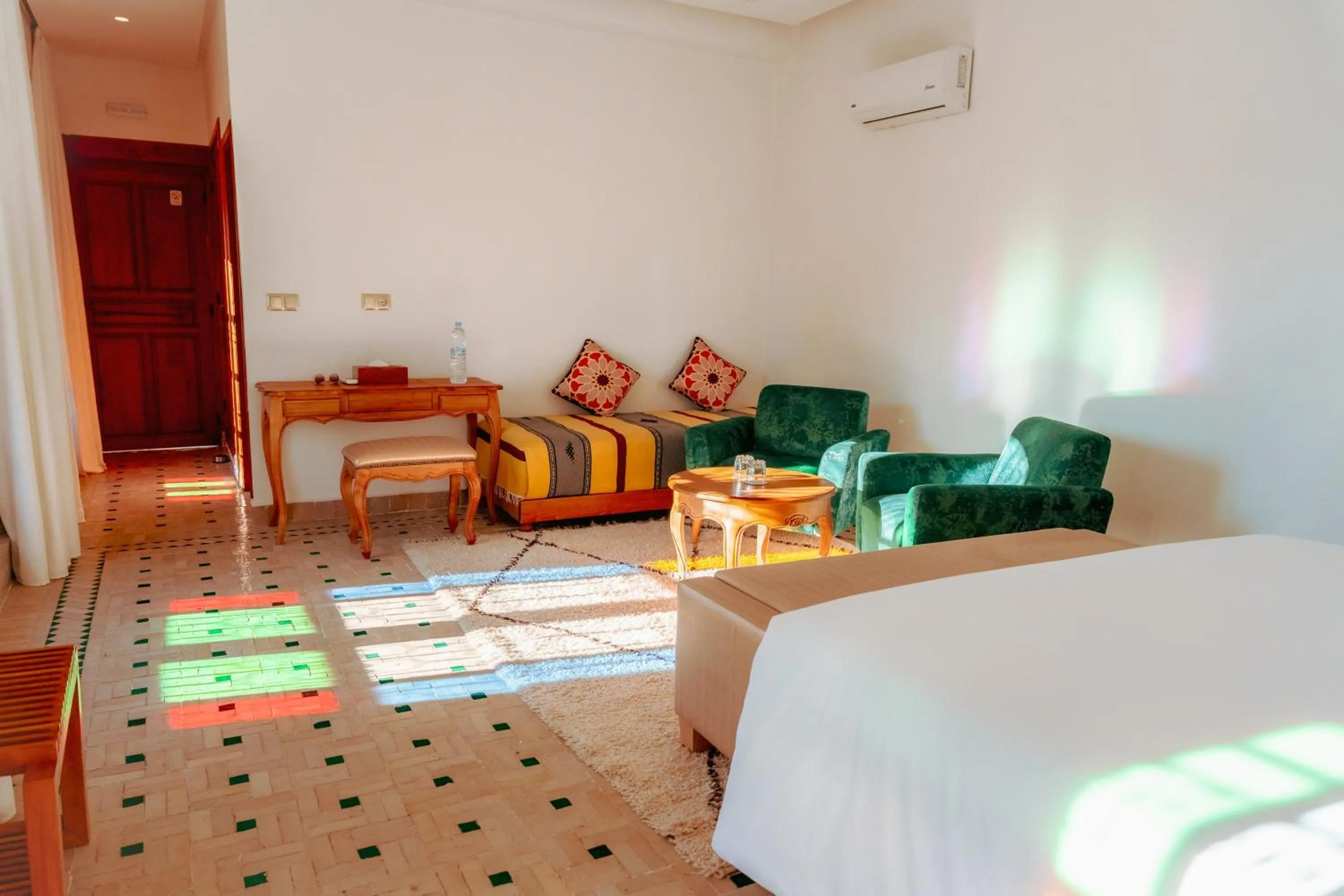 Seating area, Bed in Riad Al Ansari