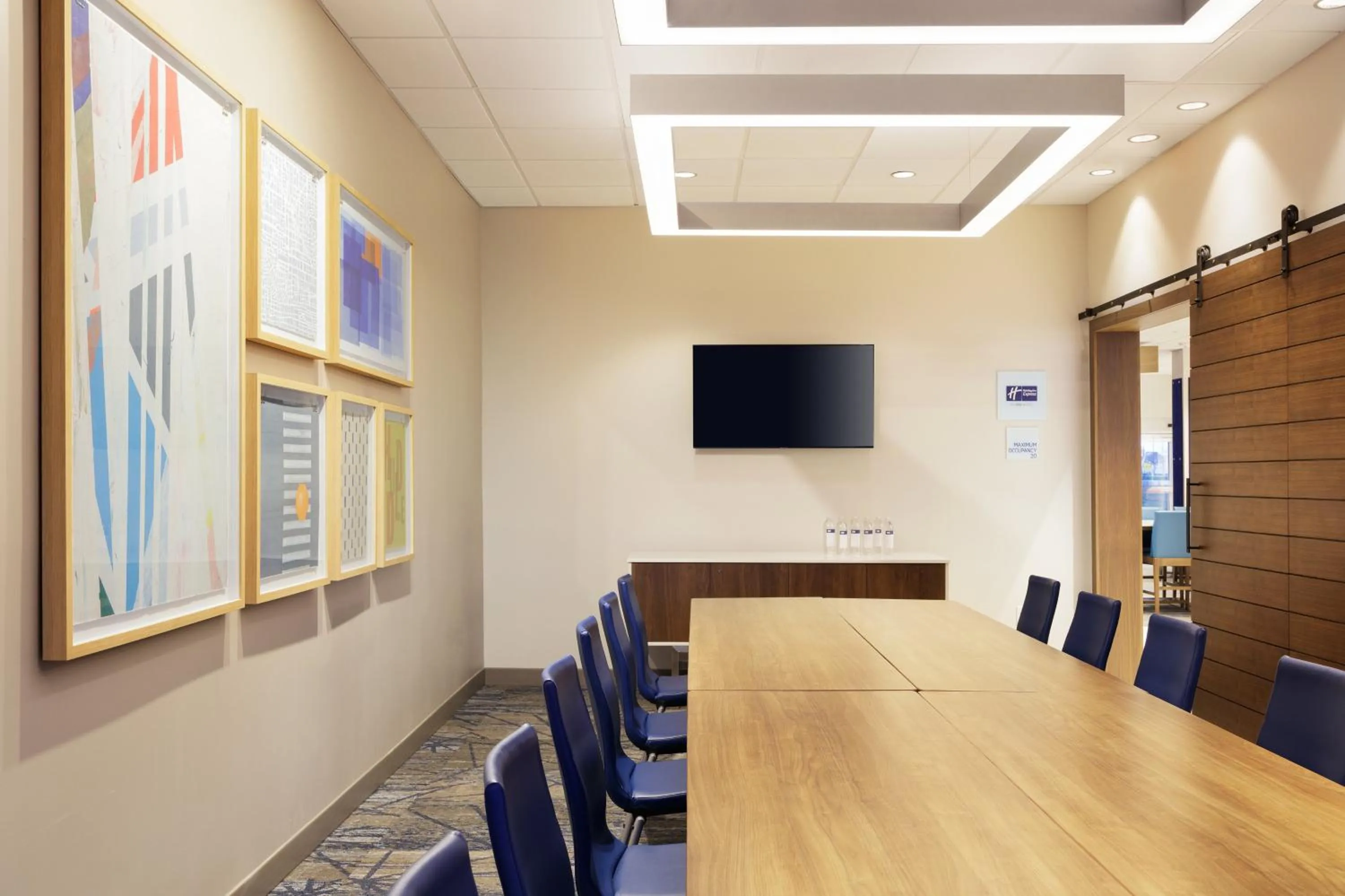 Meeting/conference room in Holiday Inn Express Dallas Market Center by IHG