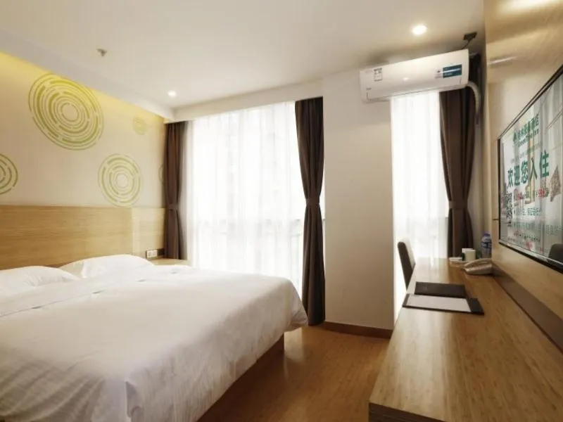 Bed in GreenTree Inn Liaocheng Economic Development Zone Huitong Logistics Park Express Hotel