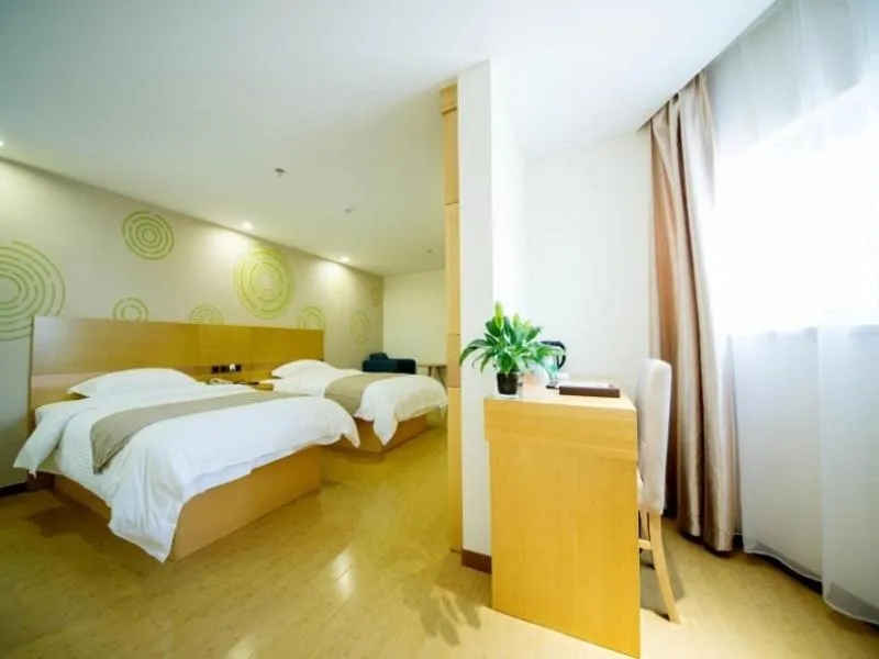 Bed in GreenTree Inn Liaocheng Economic Development Zone Huitong Logistics Park Express Hotel