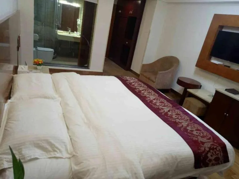 Bed in GreenTree Inn Ziyang Lezhi Government Tianchi Town Express Hotel