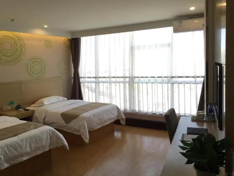 Bed in GreenTree Inn Chengde Development Zone University City Express Hotel