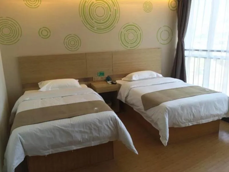 Bed in GreenTree Inn Chengde Development Zone University City Express Hotel