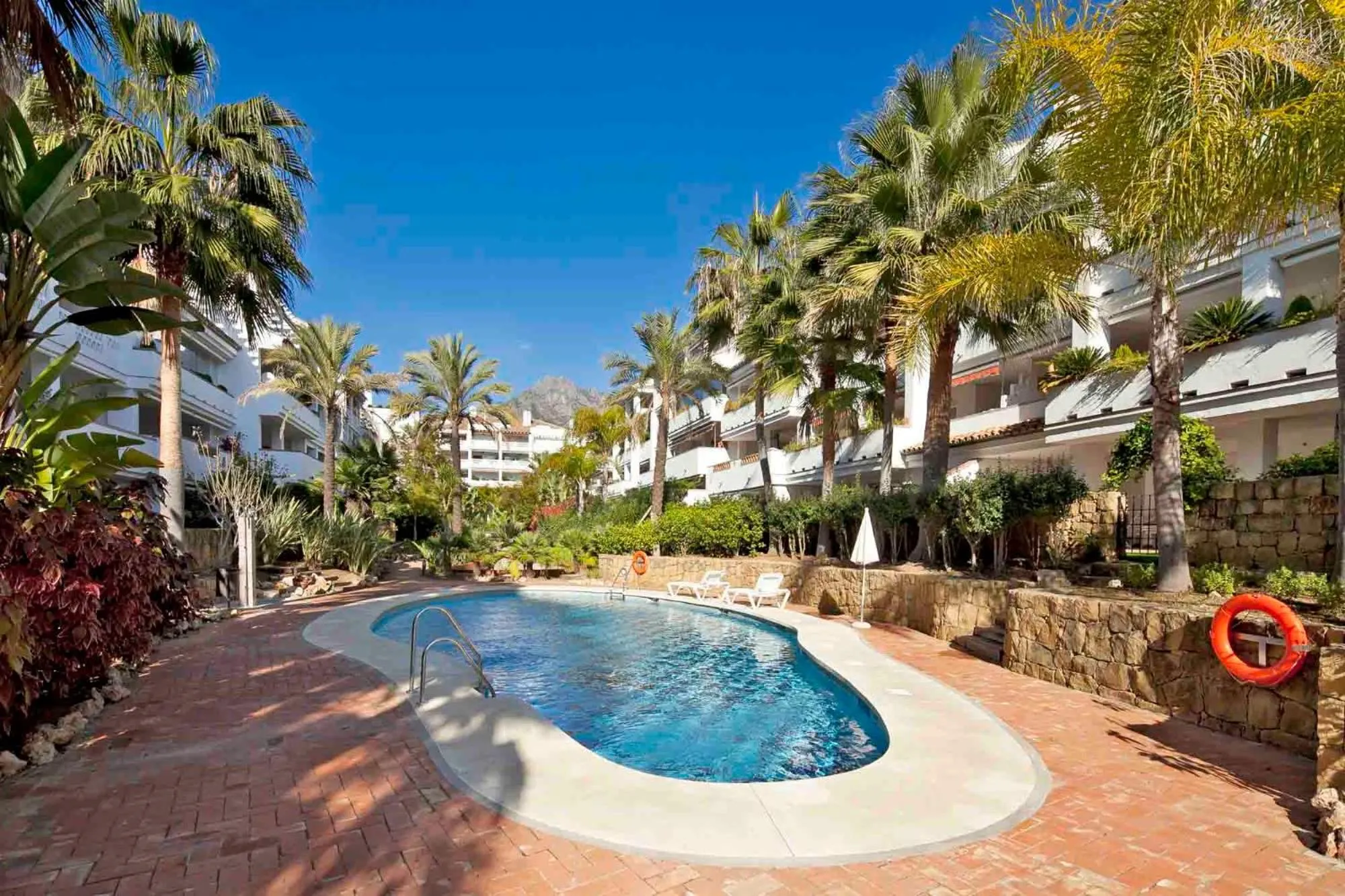 Las Canas beach, ground floor first line beach, Marbella golden mile