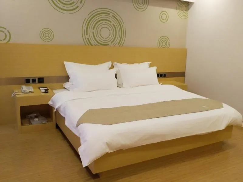 Bed in GreenTree Inn HuaiAn Area for development Shenzhen East Road Express Hotel