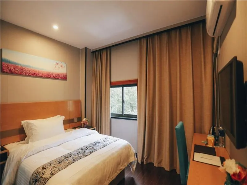 Bed in GreenTree Alliance Shanghai West Shuichan Road Hotel
