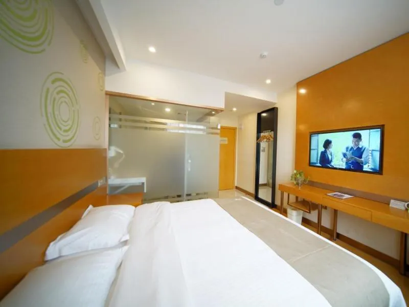 Bed in GreenTree Inn ShanghaiBaoshan District Tieshan Road Youyi Road Hotel