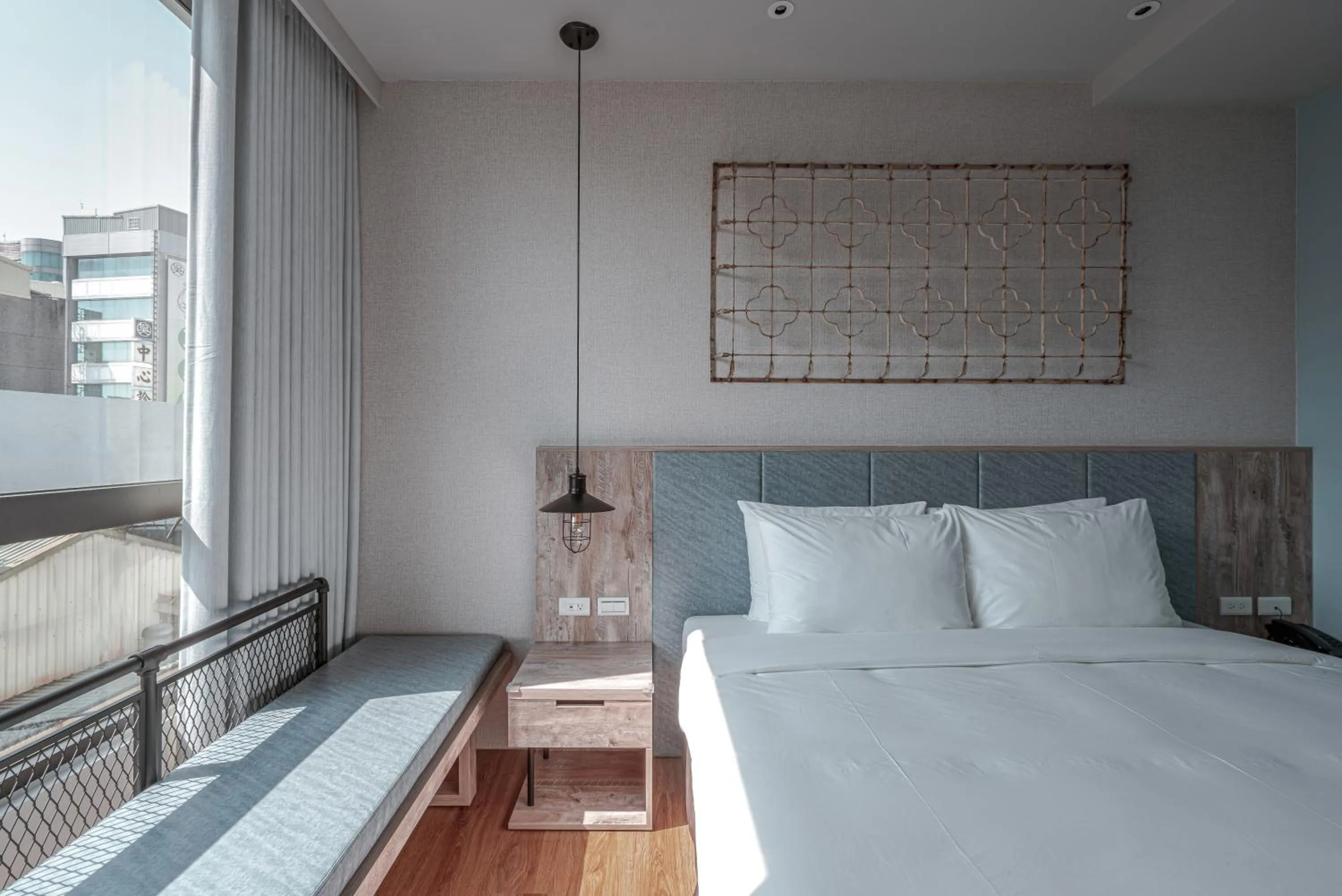 Bed in Somer Chew Hotel