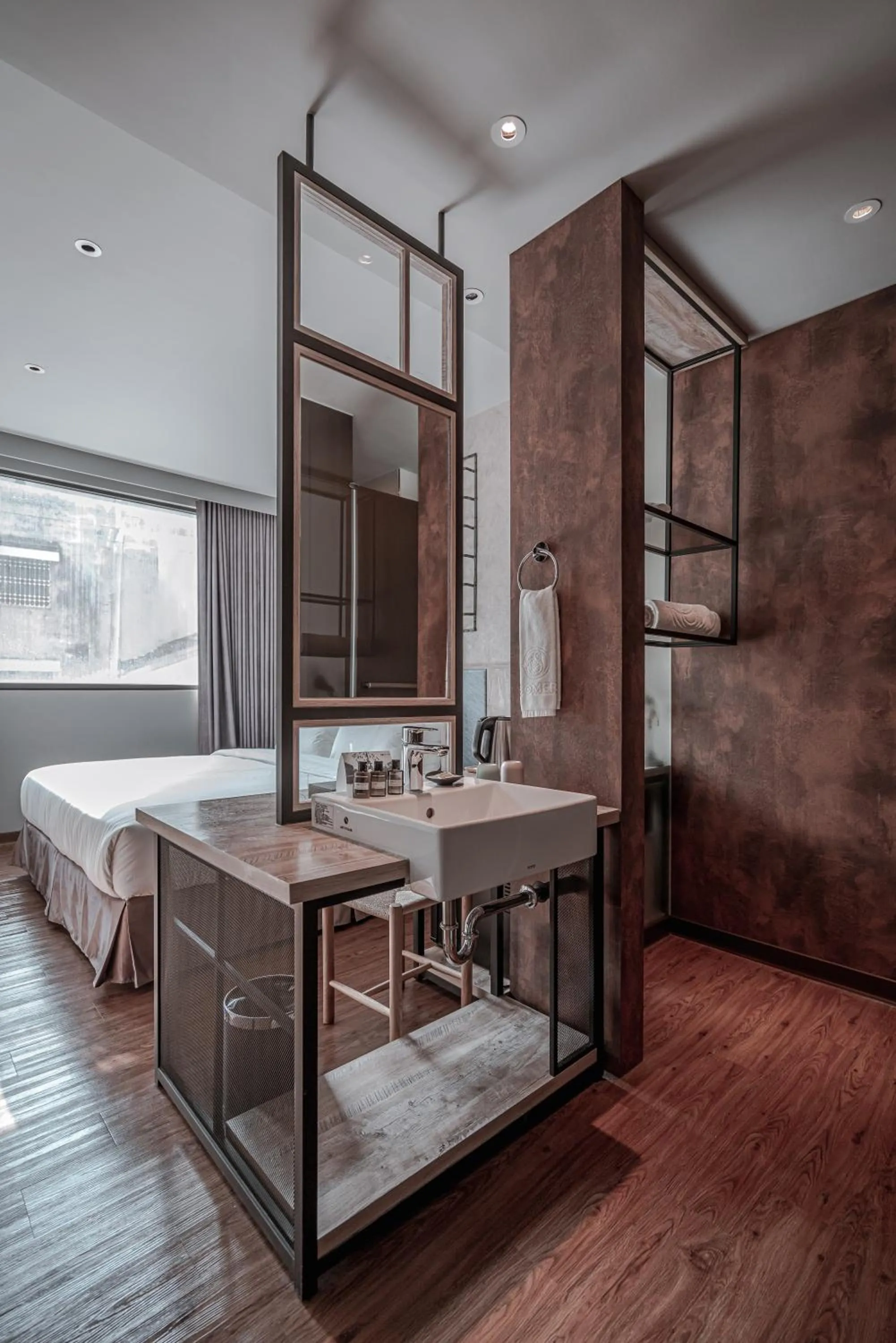 Photo of the whole room, Bed in Somer Chew Hotel