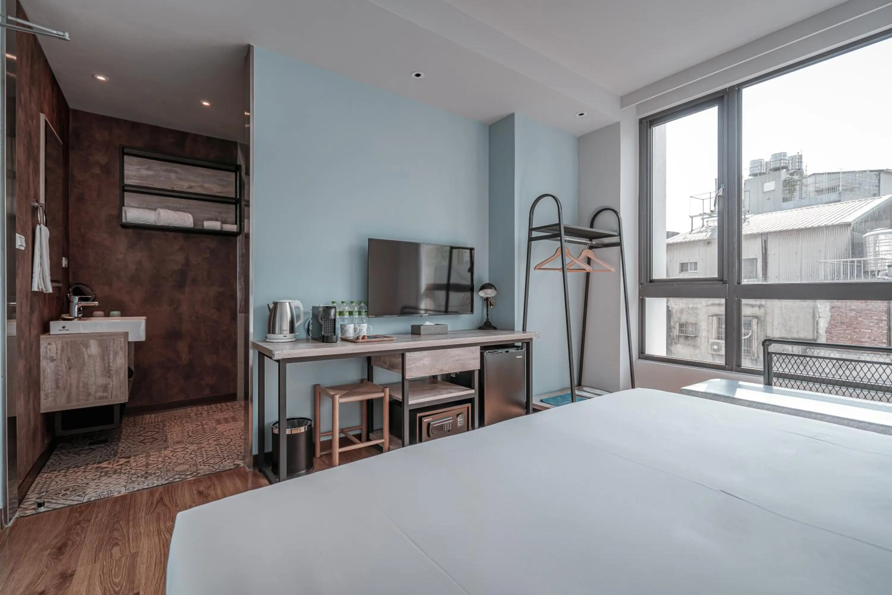 TV and multimedia, Bed in Somer Chew Hotel