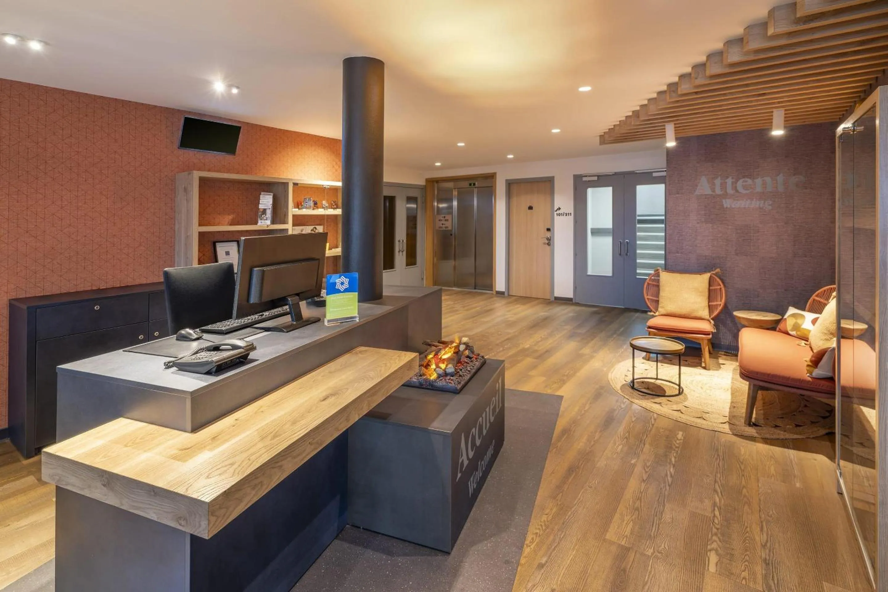 Lobby or reception in Sure Hotel by Best Western Dole