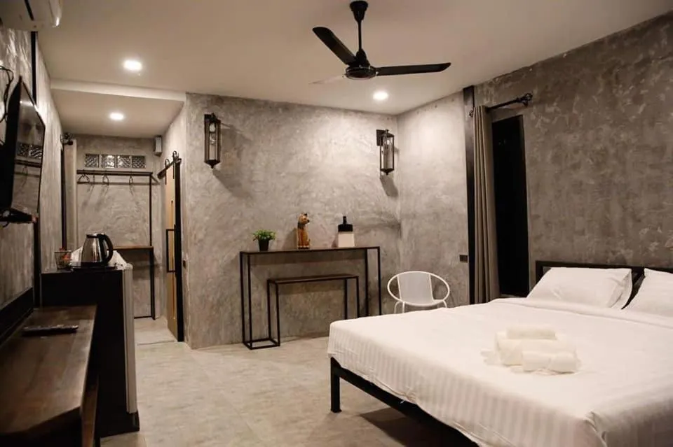 Bed in BaanKampu Resort