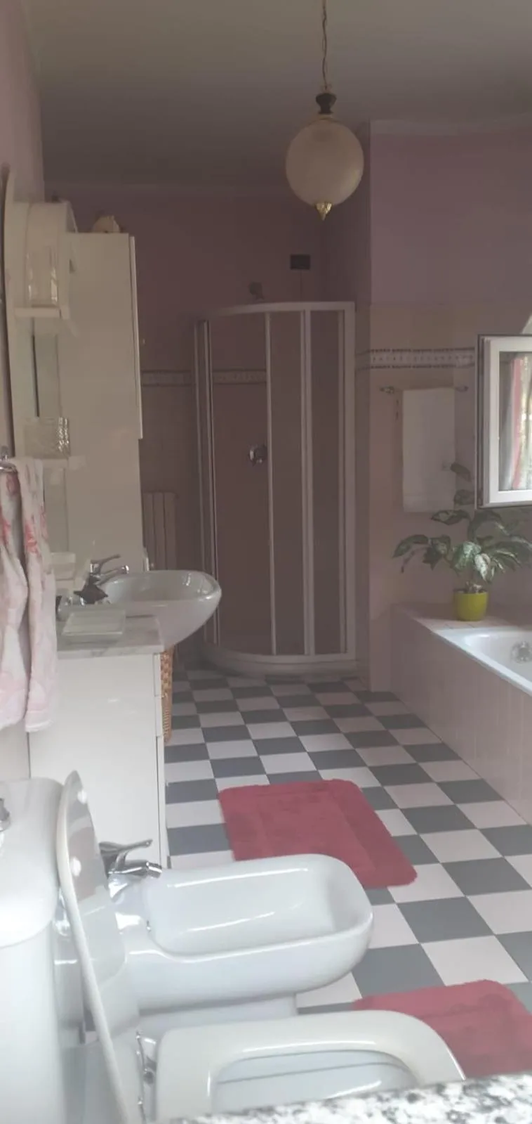 Shower in A casa di Lara