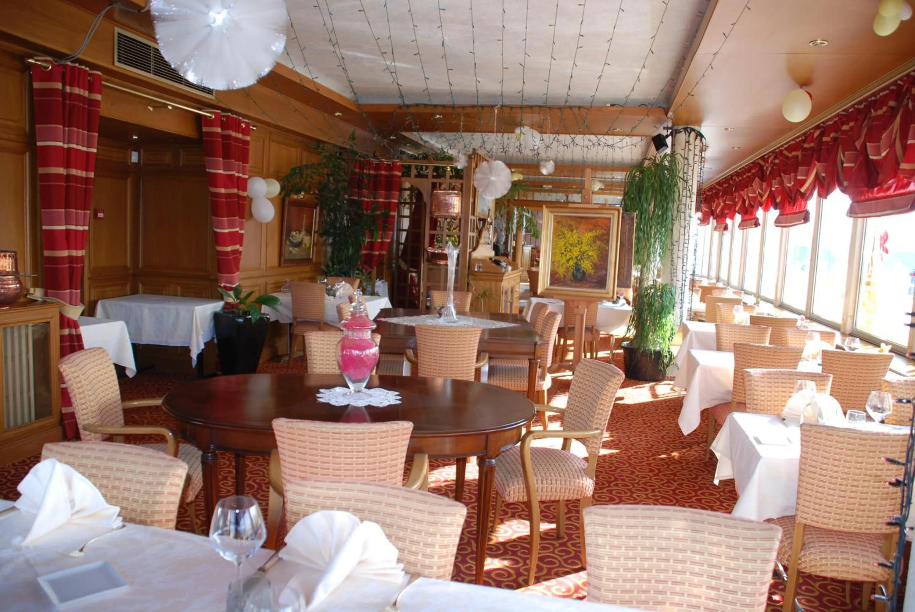 Restaurant/places to eat in Hôtel Restaurant Le Bellevue Montrichard 3 étoiles