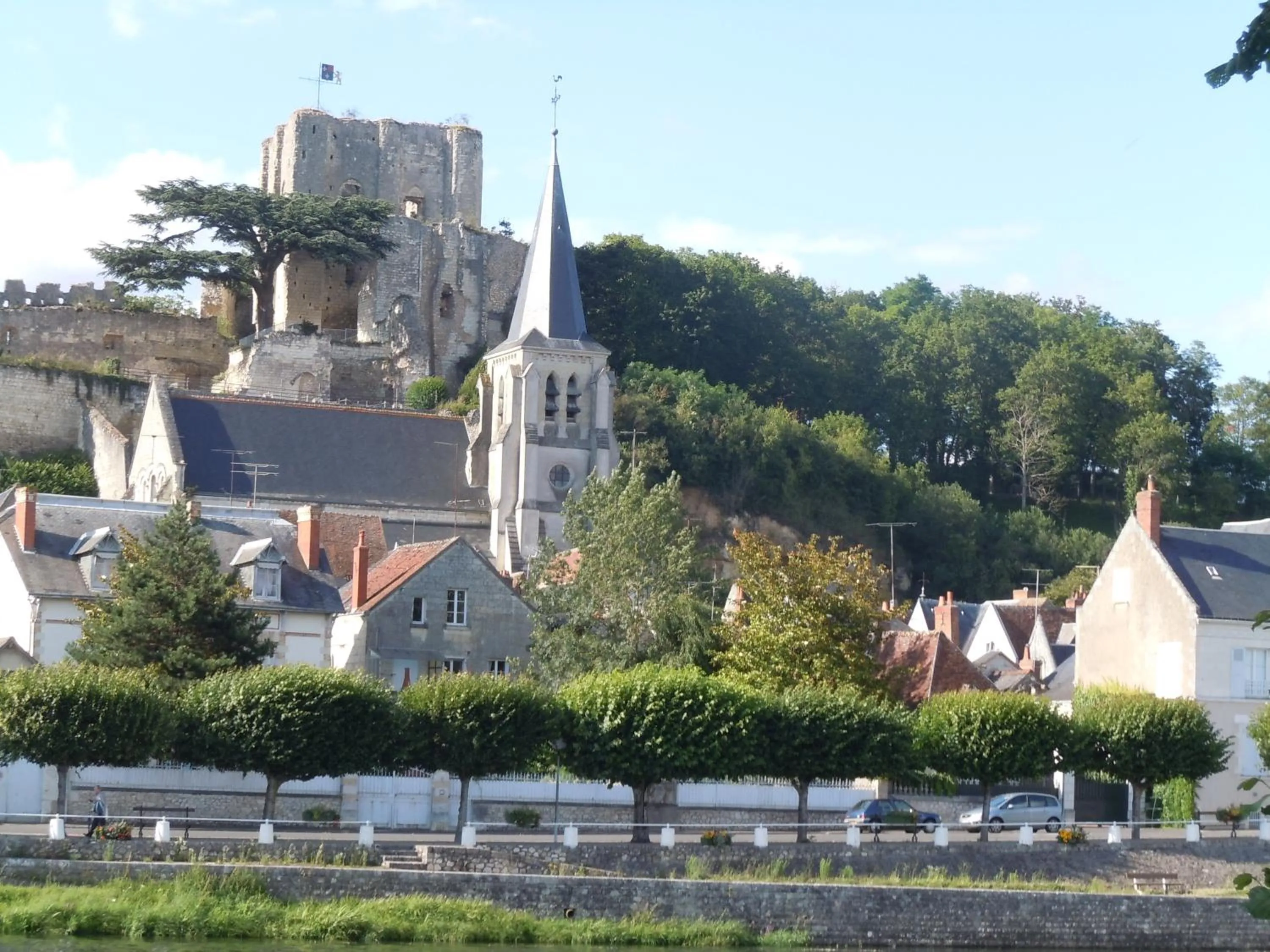 Facade/entrance in Hôtel Restaurant Le Bellevue Montrichard 3 étoiles